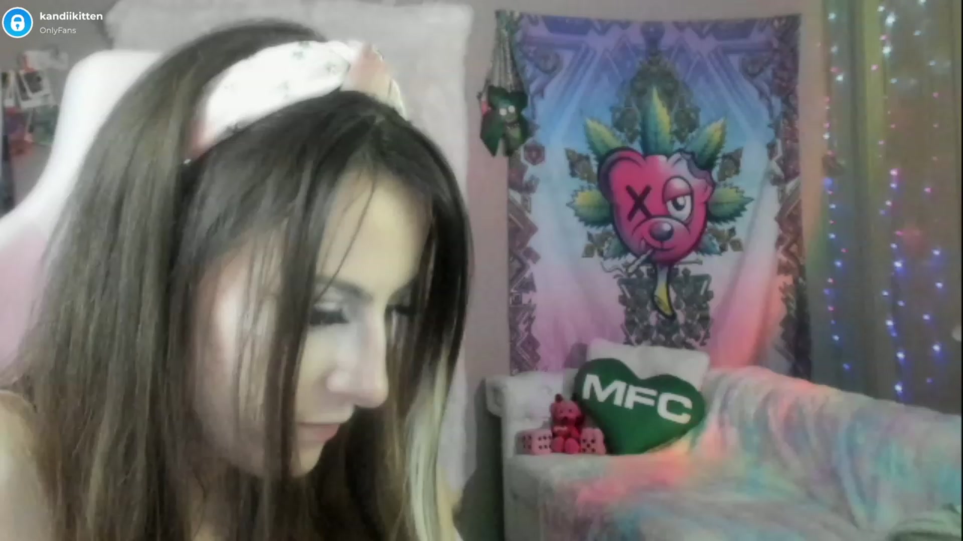 Gallery image thumbnail from kandiikitten's myfreecams stream on, 02/28/2023, 02:16 image 4 of 20