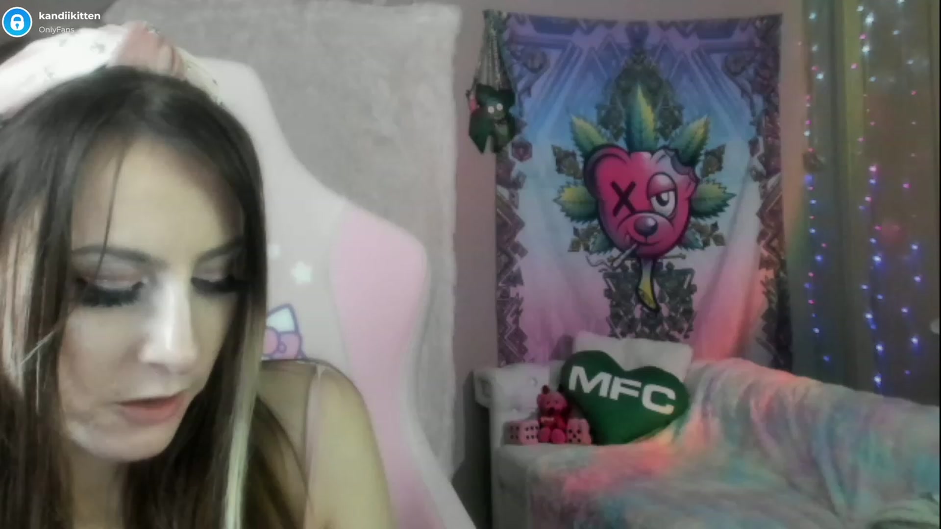 Gallery image thumbnail from kandiikitten's myfreecams stream on, 02/28/2023, 02:16 image 7 of 20