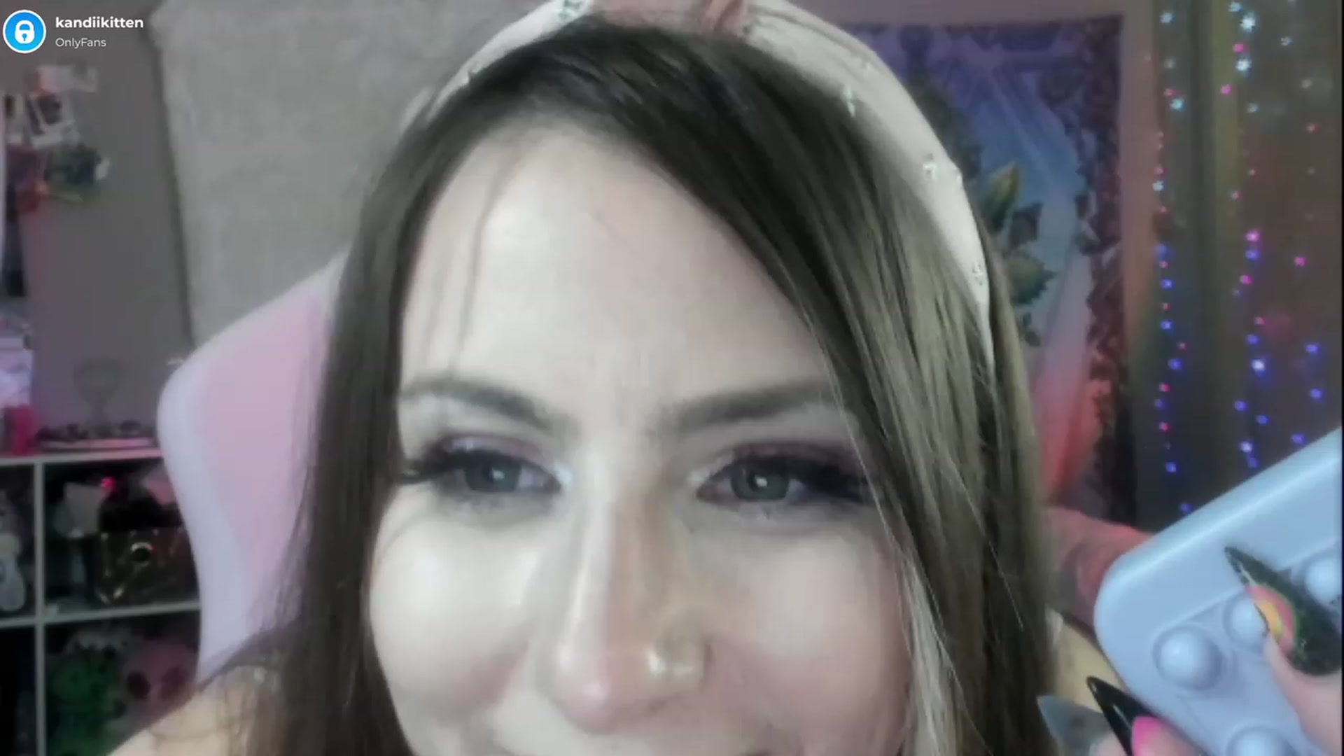 Gallery image thumbnail from kandiikitten's myfreecams stream on, 02/28/2023, 02:16 image 9 of 20