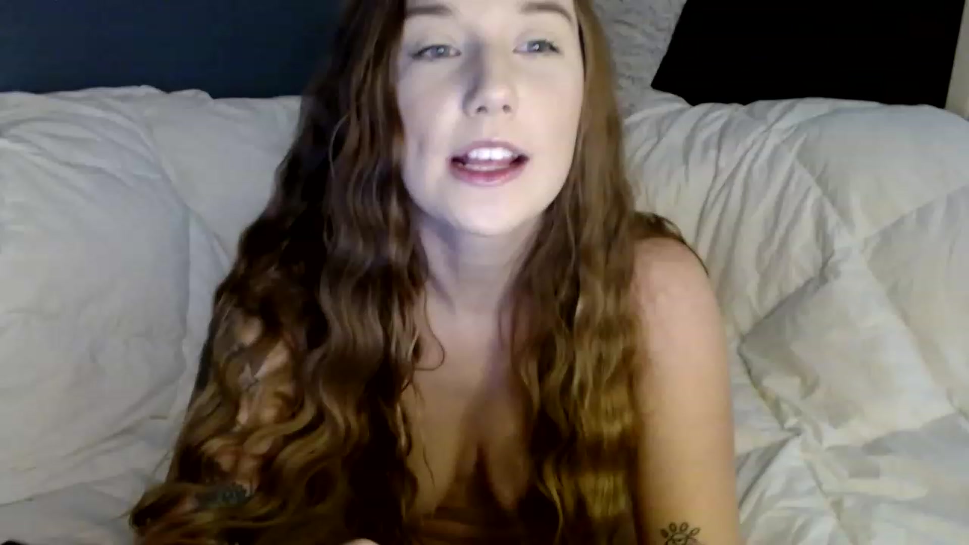 Gallery image thumbnail from karalynn1's myfreecams stream on, 11/16/2022, 08:30 image 19 of 20