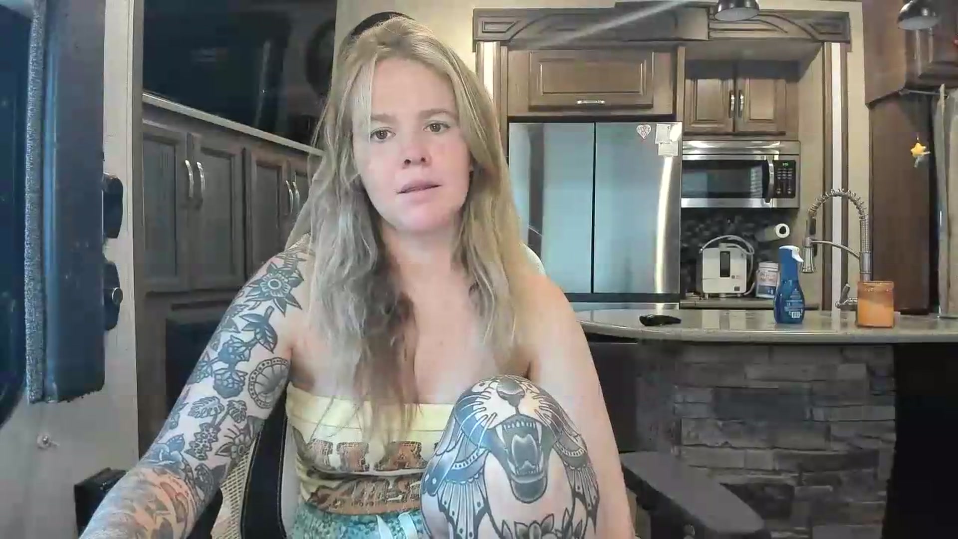 Gallery image thumbnail from kassibabii's myfreecams stream on, 05/19/2026, 24:00 image 9 of 20
