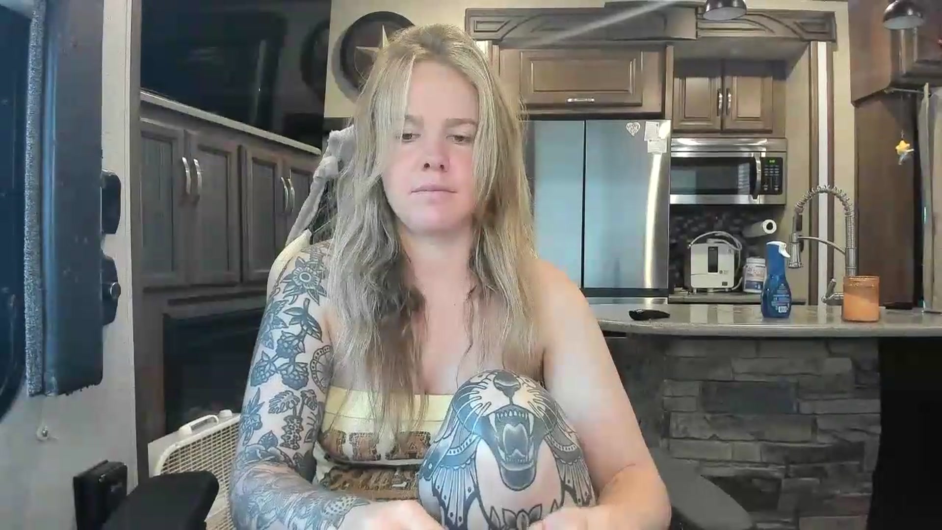 Gallery image thumbnail from kassibabii's myfreecams stream on, 05/19/2026, 24:00 image 16 of 20