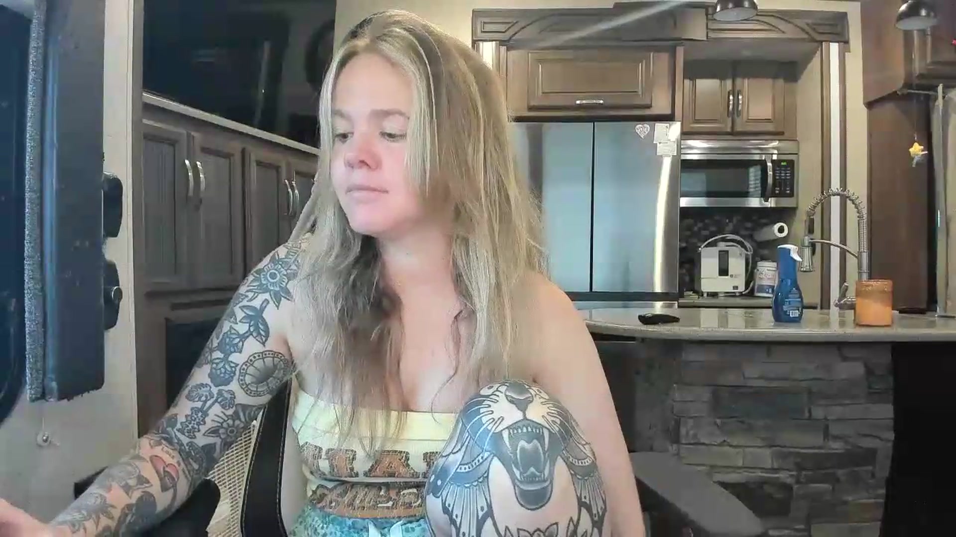 Gallery image thumbnail from kassibabii's myfreecams stream on, 05/19/2026, 24:00 image 17 of 20