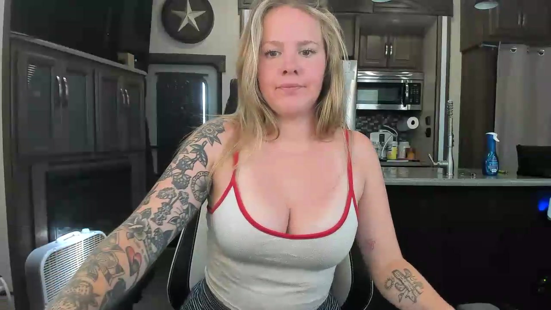 Gallery image thumbnail from kassibabii's myfreecams stream on, 06/10/2026, 20:04 image 18 of 20