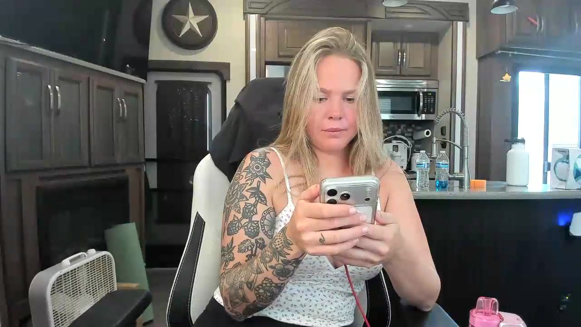 Gallery image thumbnail from kassibabii's myfreecams stream on, 06/18/2026, 18:43 image 16 of 20