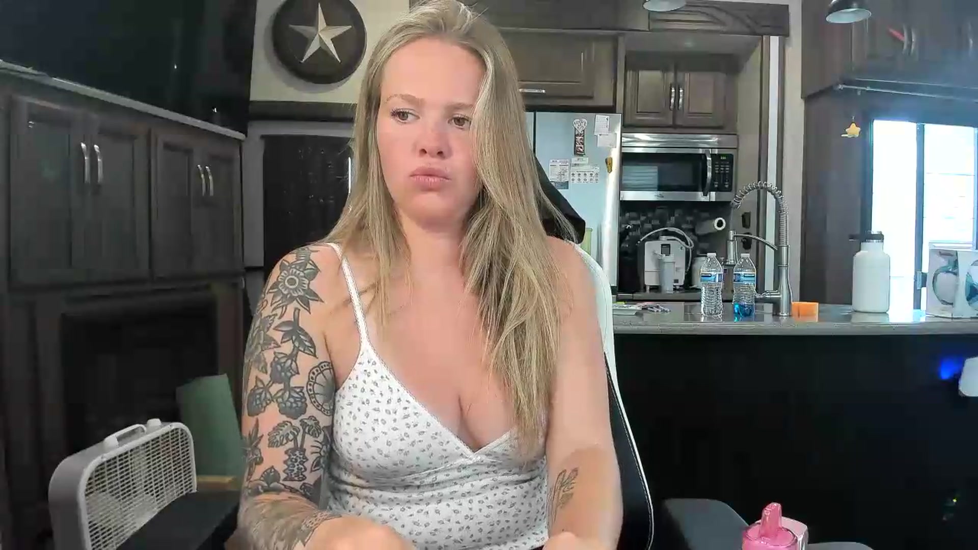 Gallery image thumbnail from kassibabii's myfreecams stream on, 06/18/2026, 18:43 image 17 of 20
