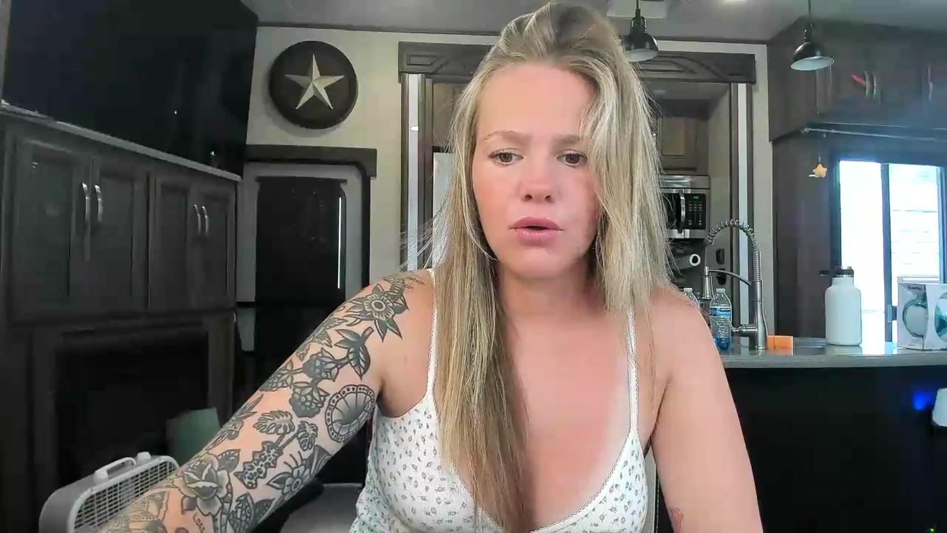 Gallery image thumbnail from kassibabii's myfreecams stream on, 06/18/2026, 18:43 image 2 of 20