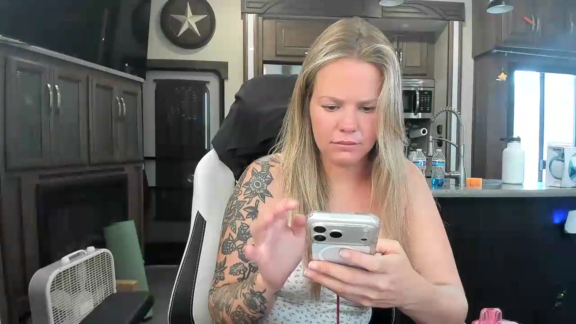 Gallery image thumbnail from kassibabii's myfreecams stream on, 06/18/2026, 18:43 image 13 of 20