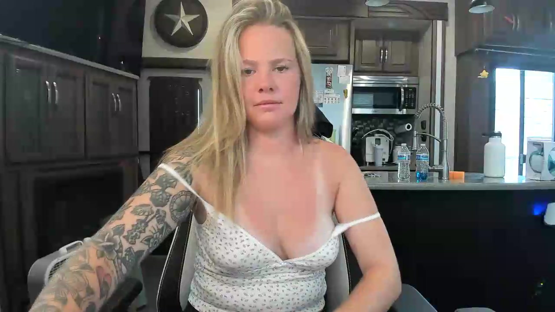 Gallery image thumbnail from kassibabii's myfreecams stream on, 06/18/2026, 18:43 image 18 of 20