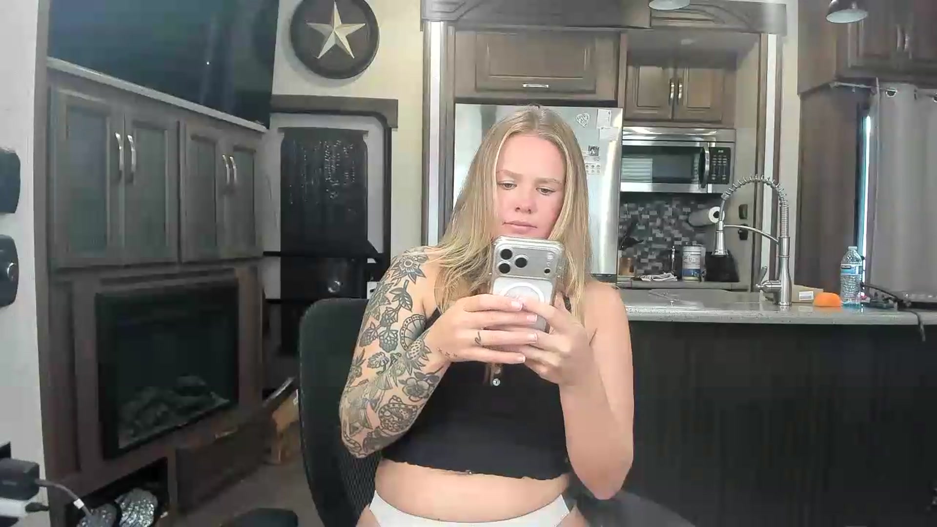 Gallery image thumbnail from kassibabii's myfreecams stream on, 07/16/2026, 20:32 image 10 of 20