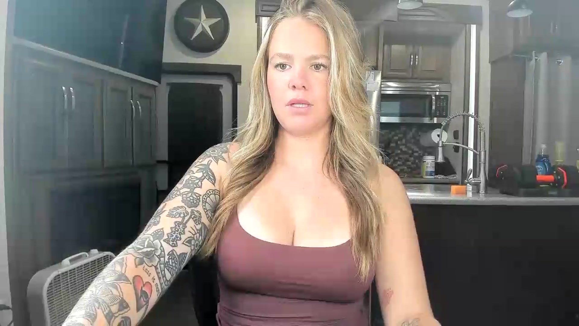 Gallery image thumbnail from kassibabii's myfreecams stream on, 07/23/2026, 20:31 image 6 of 20