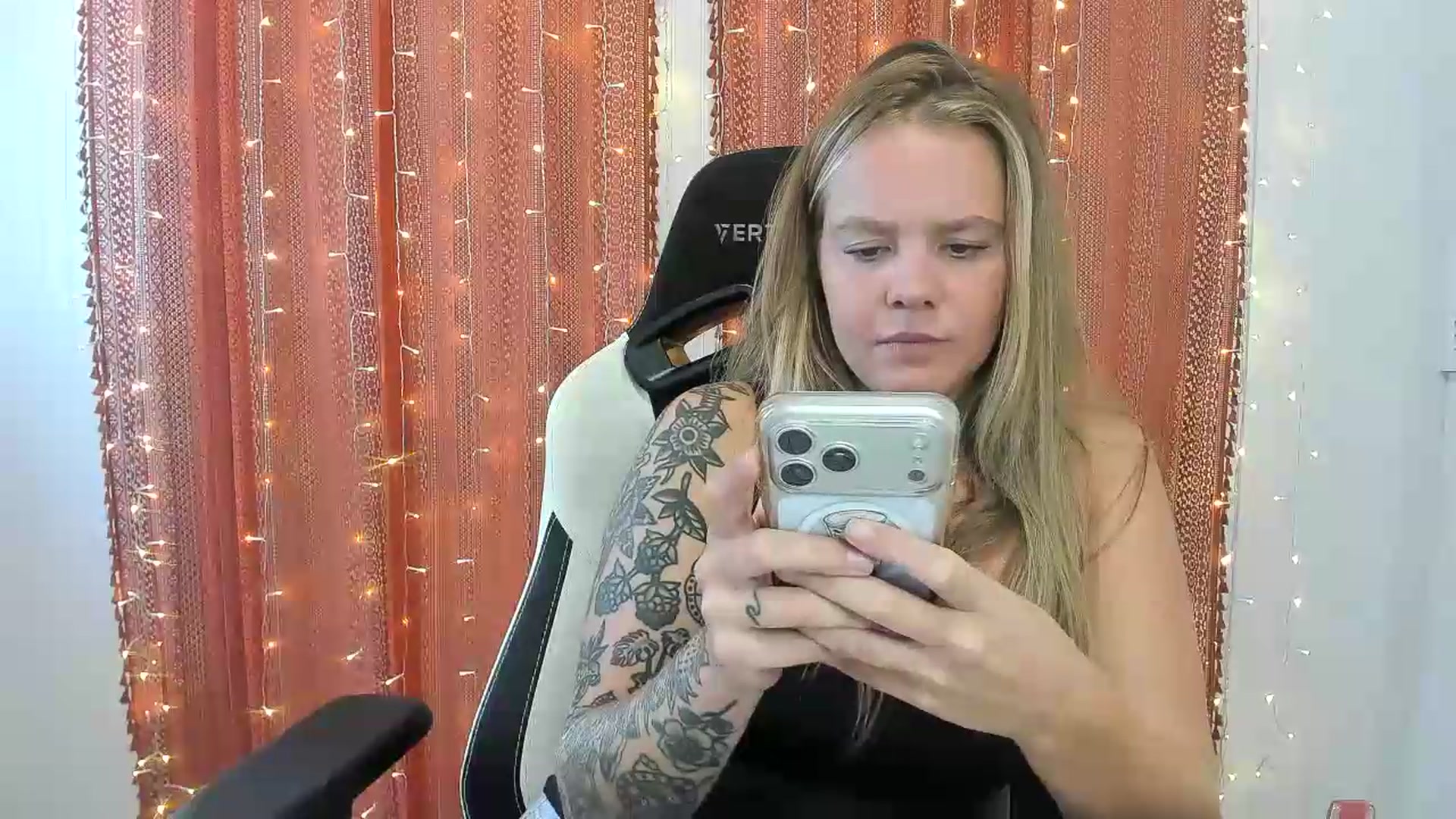 Gallery image thumbnail from kassibabii's myfreecams stream on, 08/05/2026, 21:13 image 8 of 20