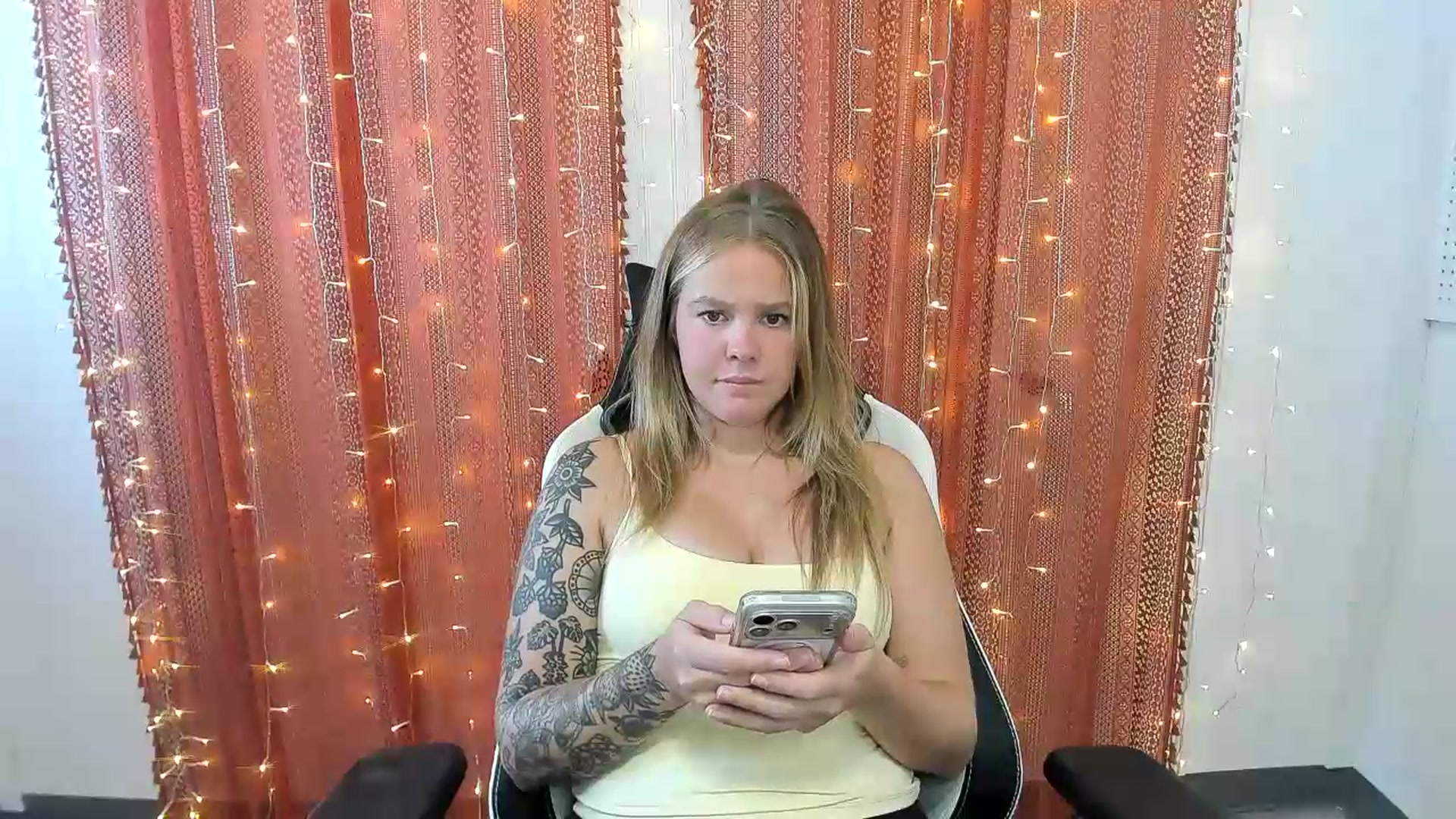 Gallery image thumbnail from kassibabii's myfreecams stream on, 08/06/2026, 21:31 image 16 of 20
