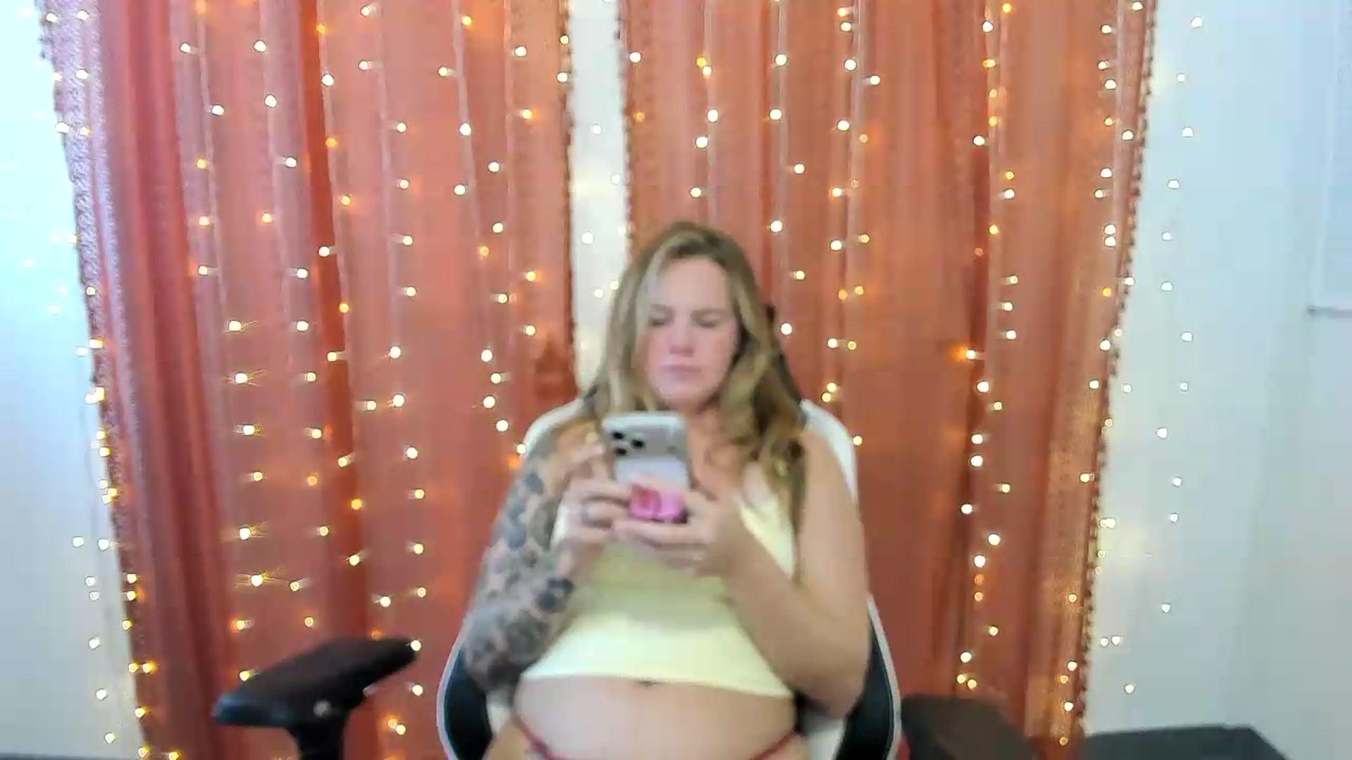 Gallery image thumbnail from kassibabii's myfreecams stream on, 08/17/2026, 19:54 image 9 of 20