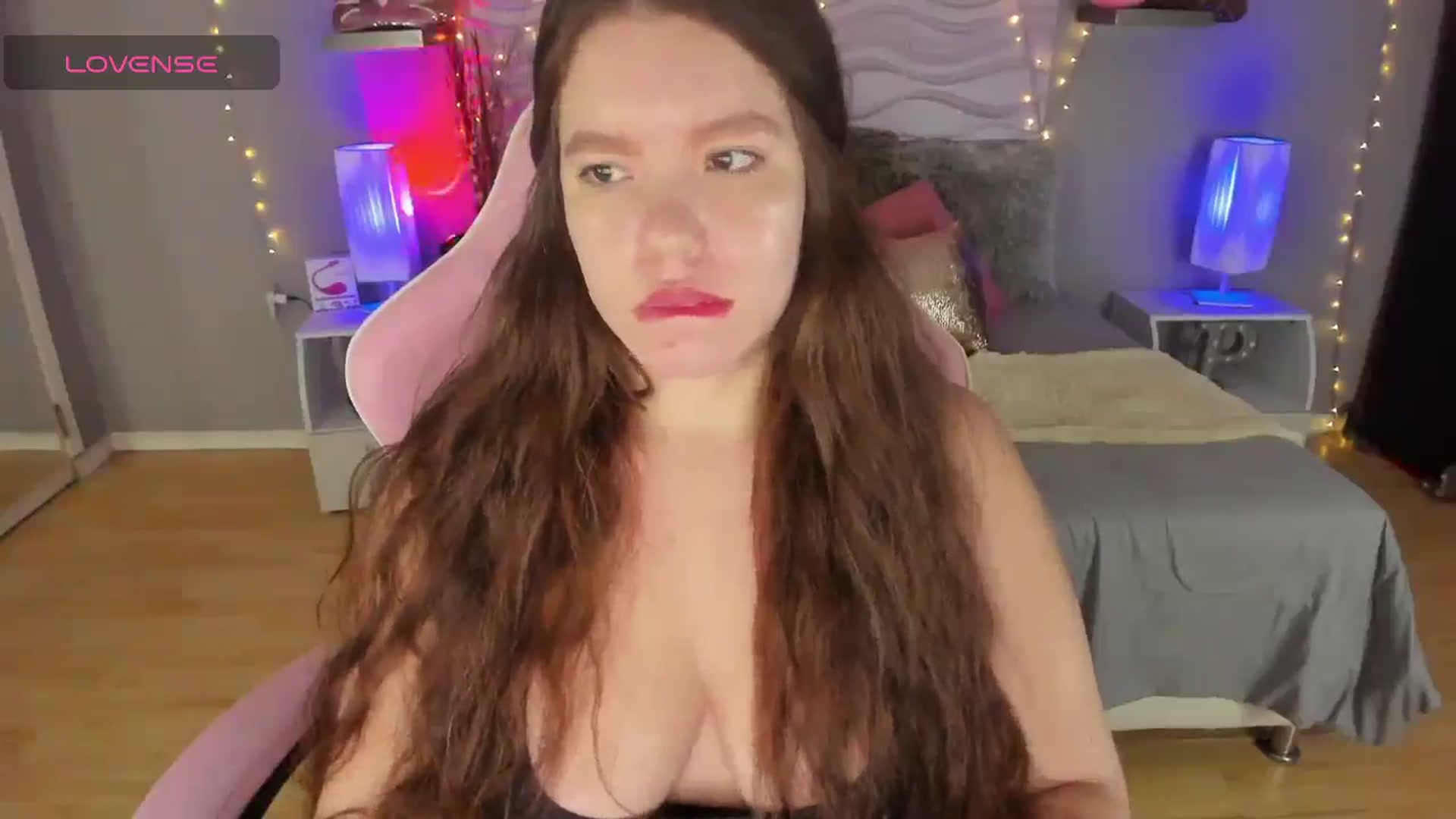 Gallery image thumbnail from kassie_sx's myfreecams stream on, 10/06/2025, 17:01 image 6 of 20