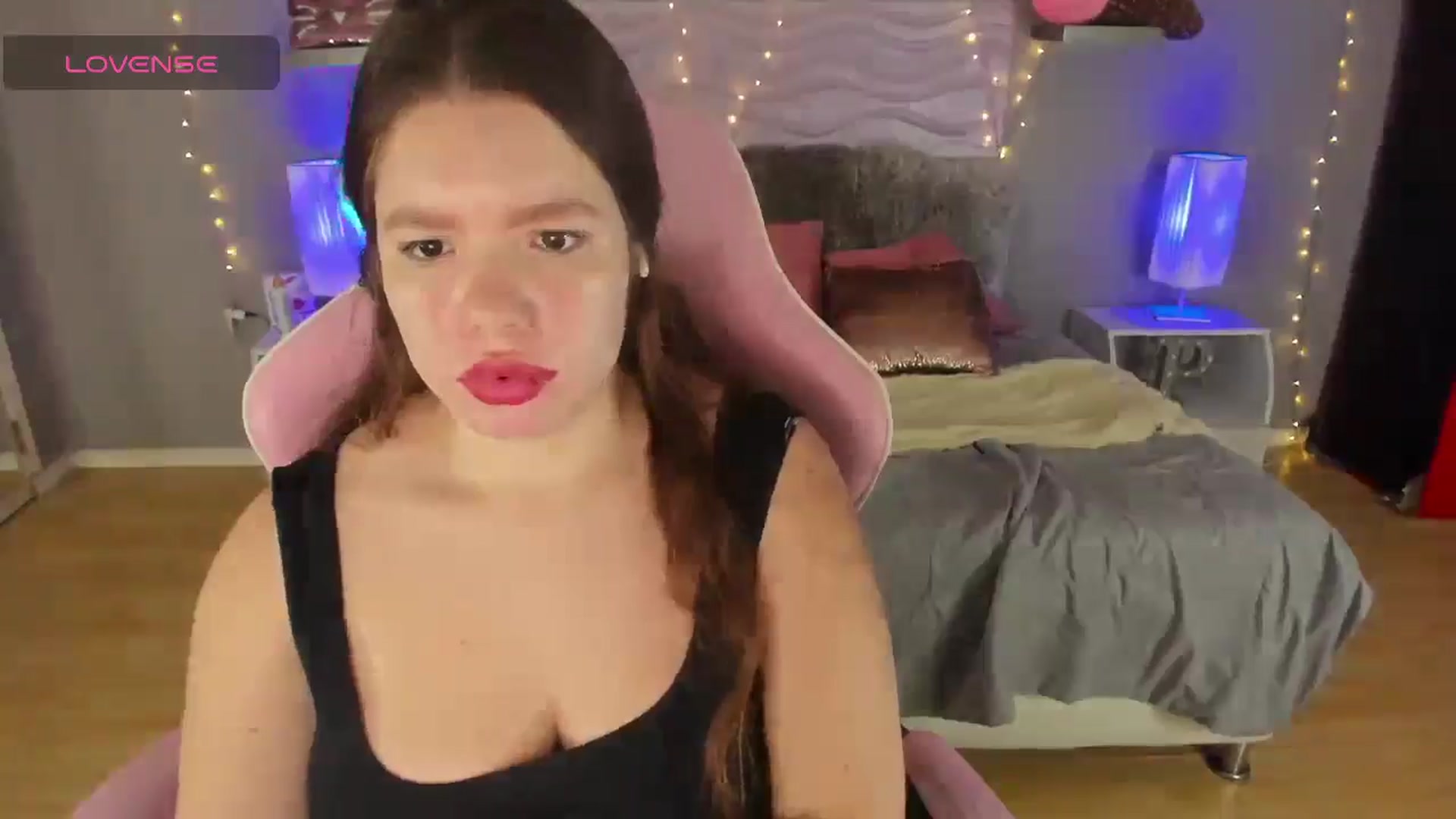 Gallery image thumbnail from kassie_sx's myfreecams stream on, 10/10/2025, 18:09 image 13 of 20