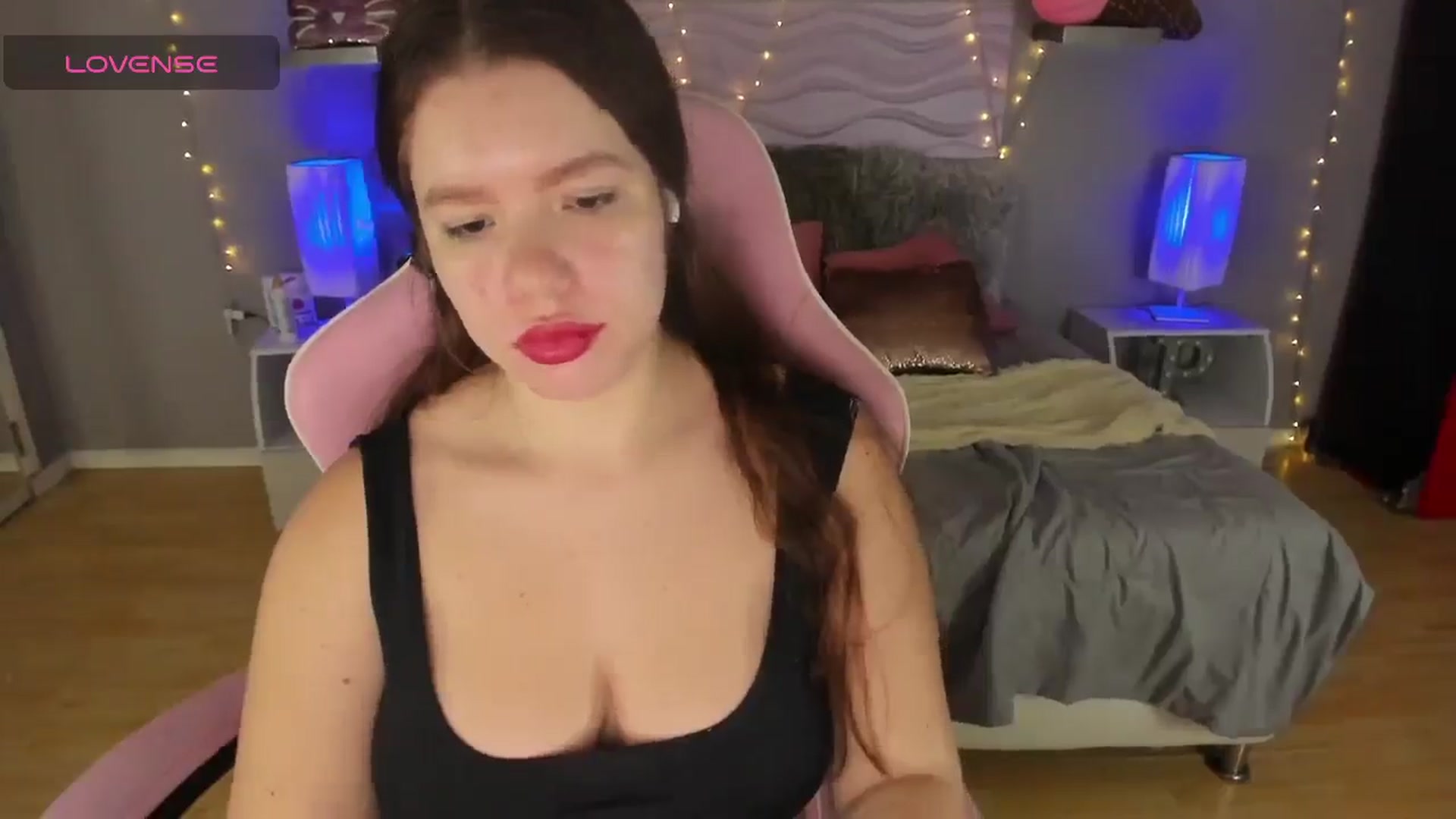 Gallery image thumbnail from kassie_sx's myfreecams stream on, 10/10/2025, 18:09 image 7 of 20