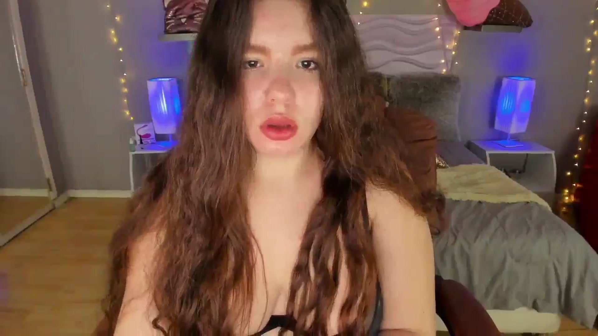 Gallery image thumbnail from kassie_sx's myfreecams stream on, 12/31/2025, 15:39 image 8 of 20
