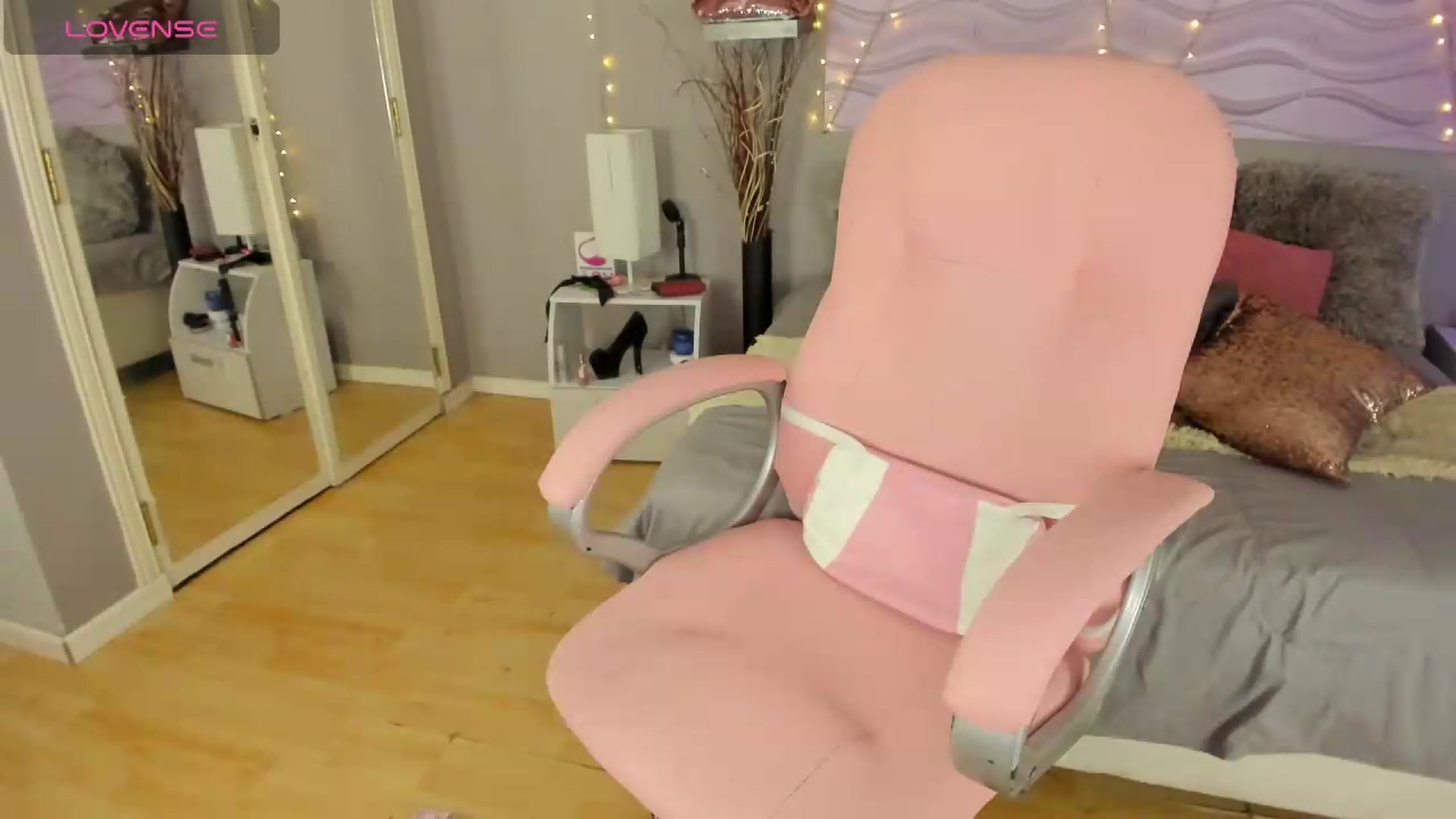 Gallery image thumbnail from kassie_sx's myfreecams stream on, 08/17/2026, 17:06 image 4 of 20