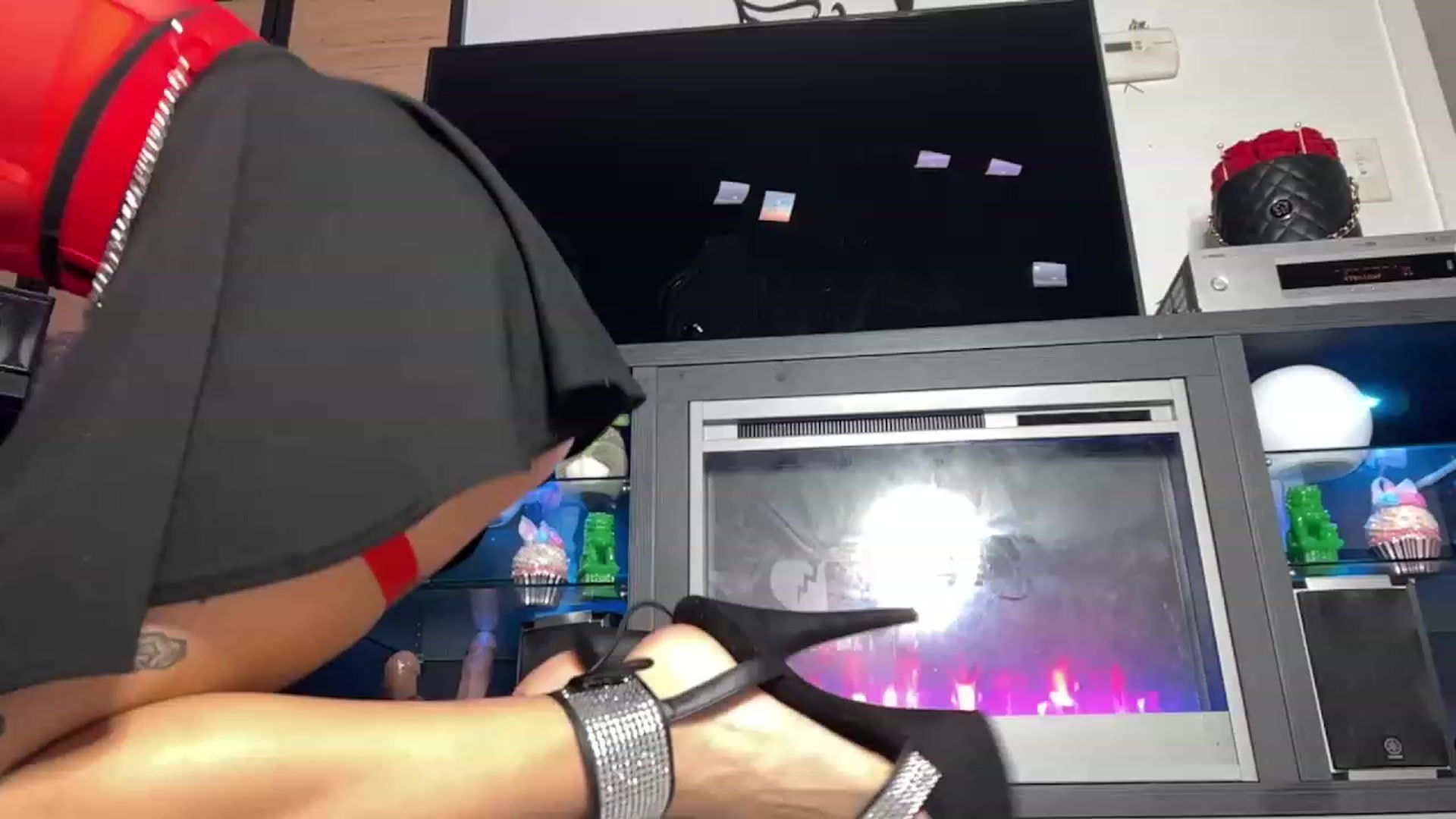 Gallery image thumbnail from katanacakes's myfreecams stream on, 10/20/2023, 05:39 image 7 of 20