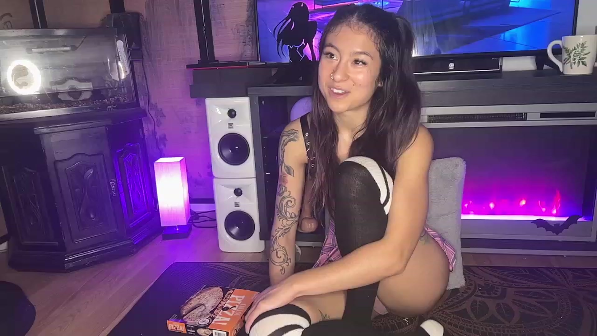 Gallery image thumbnail from katanacakes's myfreecams stream on, 12/17/2023, 11:06 image 6 of 20