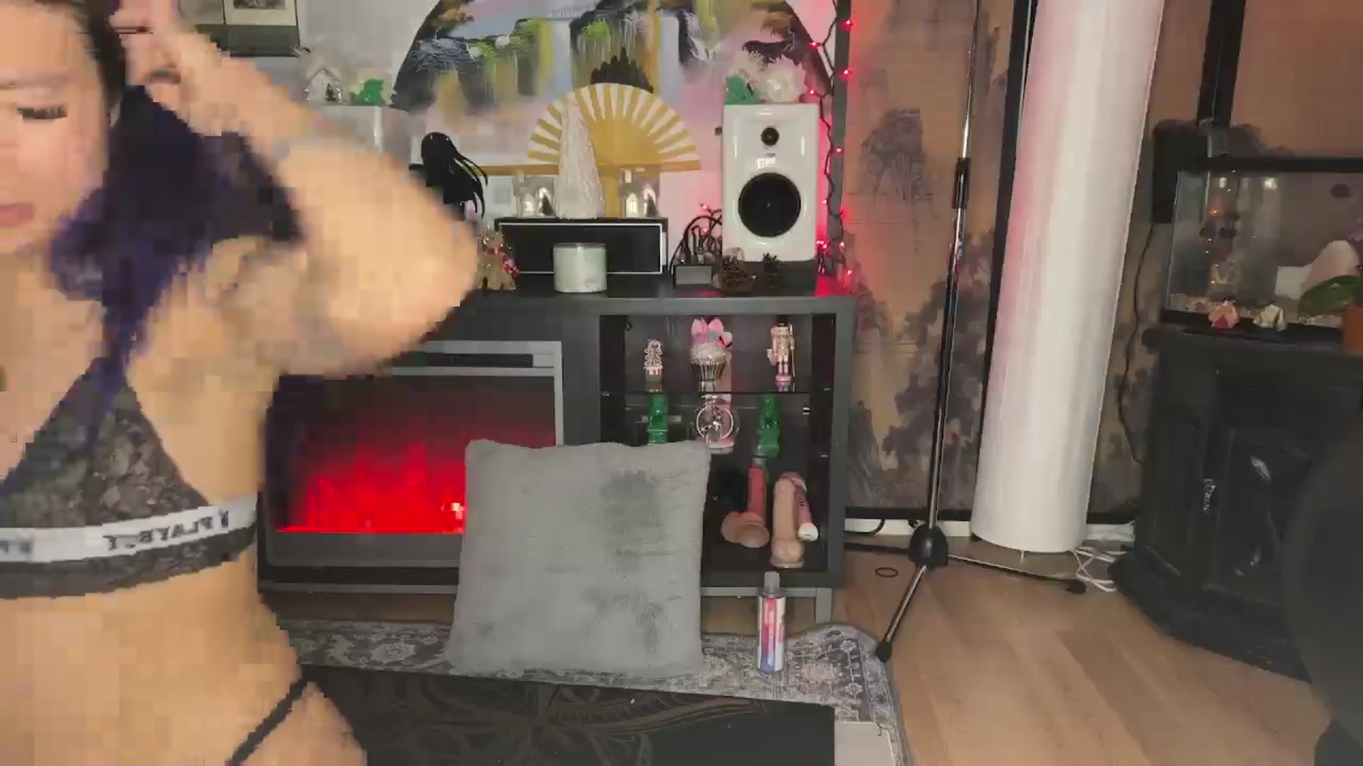 Gallery image thumbnail from katanacakes's myfreecams stream on, 12/24/2024, 04:22 image 2 of 20