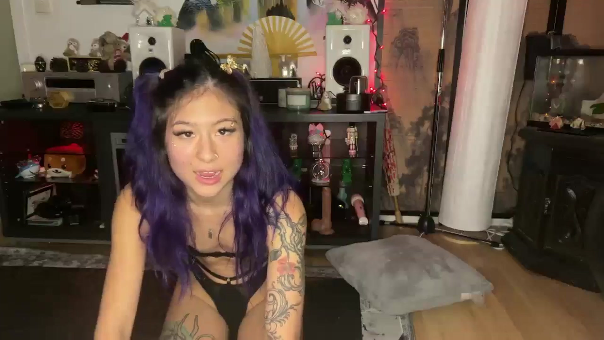 Gallery image thumbnail from katanacakes's myfreecams stream on, 12/30/2024, 03:10 image 12 of 20