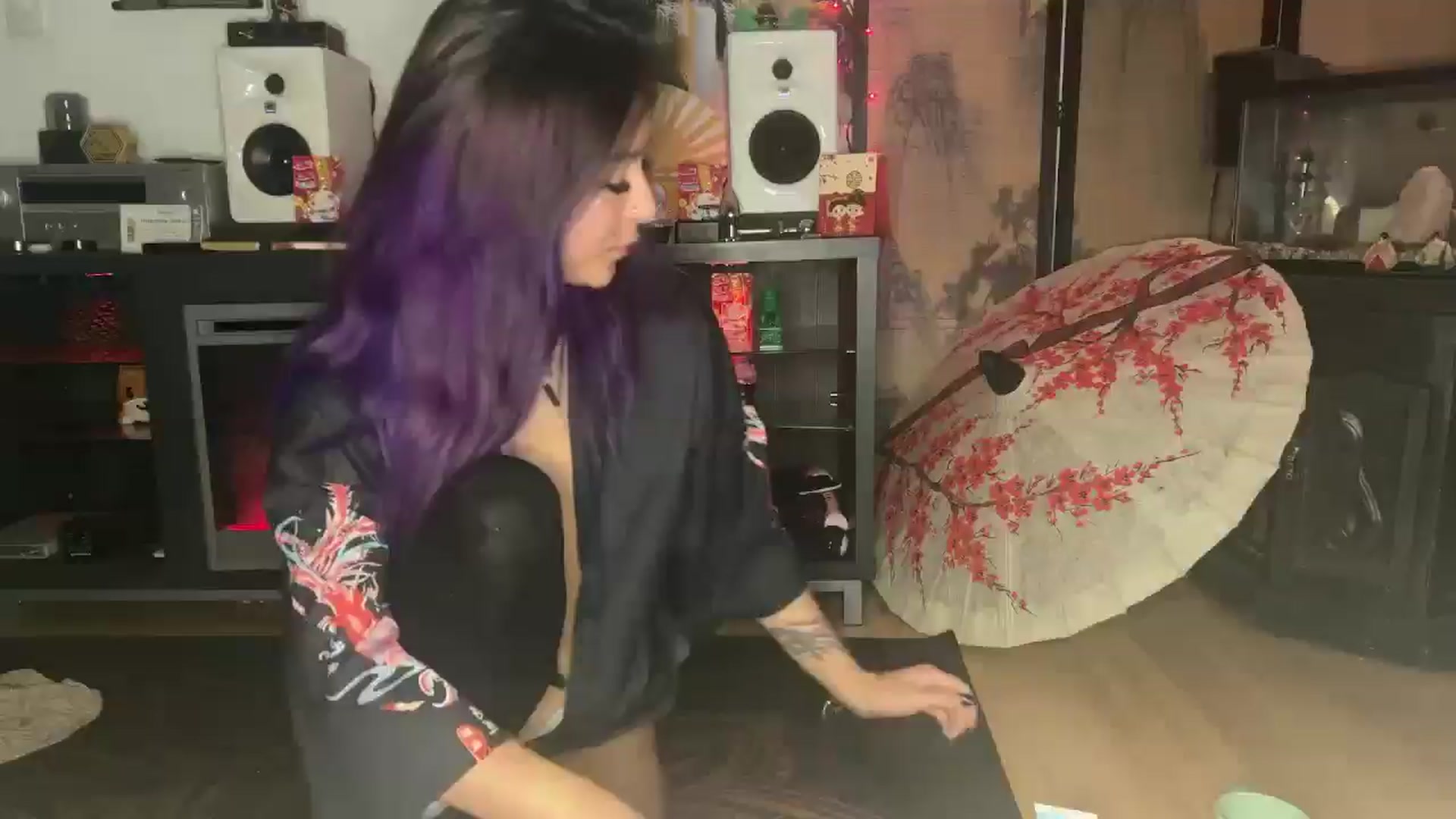 Gallery image thumbnail from katanacakes's myfreecams stream on, 02/01/2025, 04:29 image 1 of 20