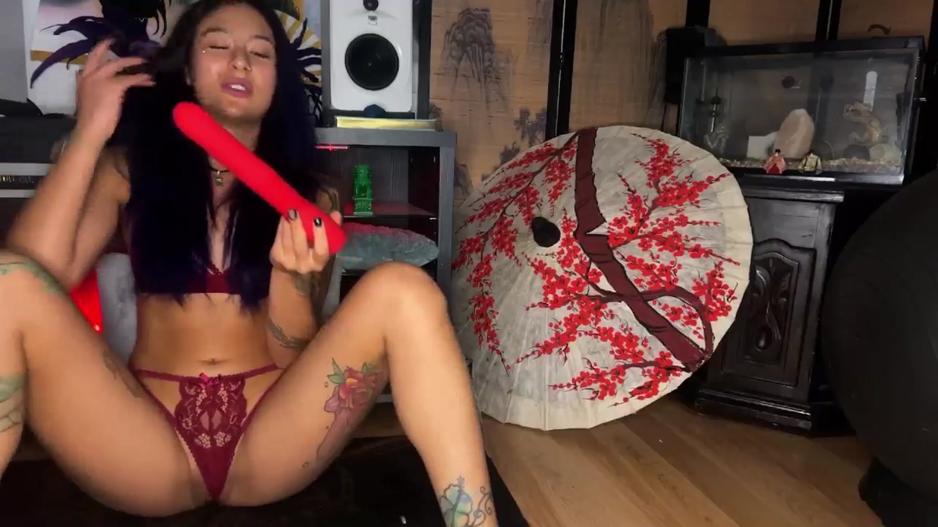 Gallery image thumbnail from katanacakes's myfreecams stream on, 07/10/2025, 03:44 image 5 of 20