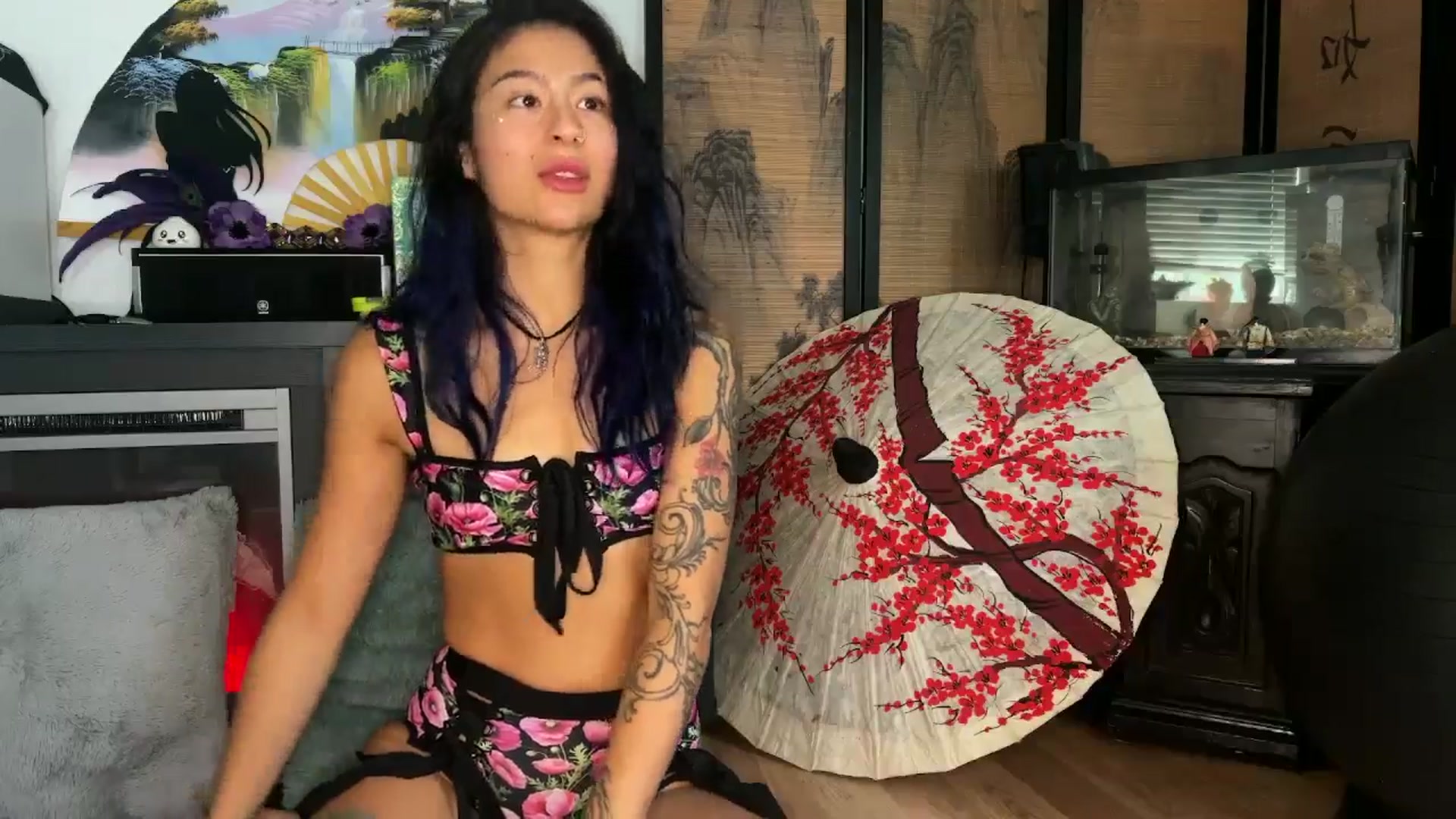 Gallery image thumbnail from katanacakes's myfreecams stream on, 07/16/2025, 23:30 image 12 of 20