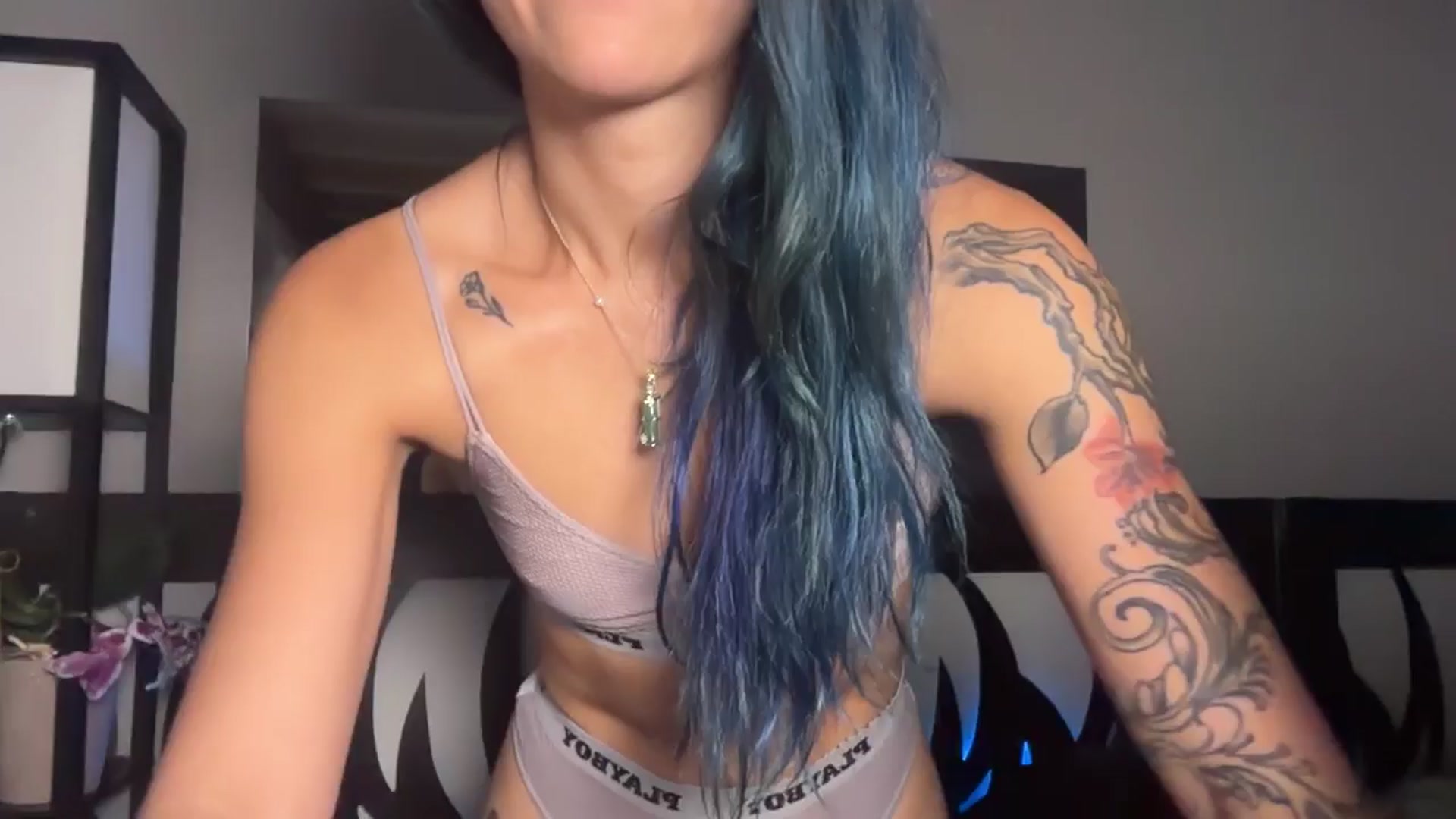 Gallery image thumbnail from katanacakes's myfreecams stream on, 08/13/2025, 07:39 image 3 of 20