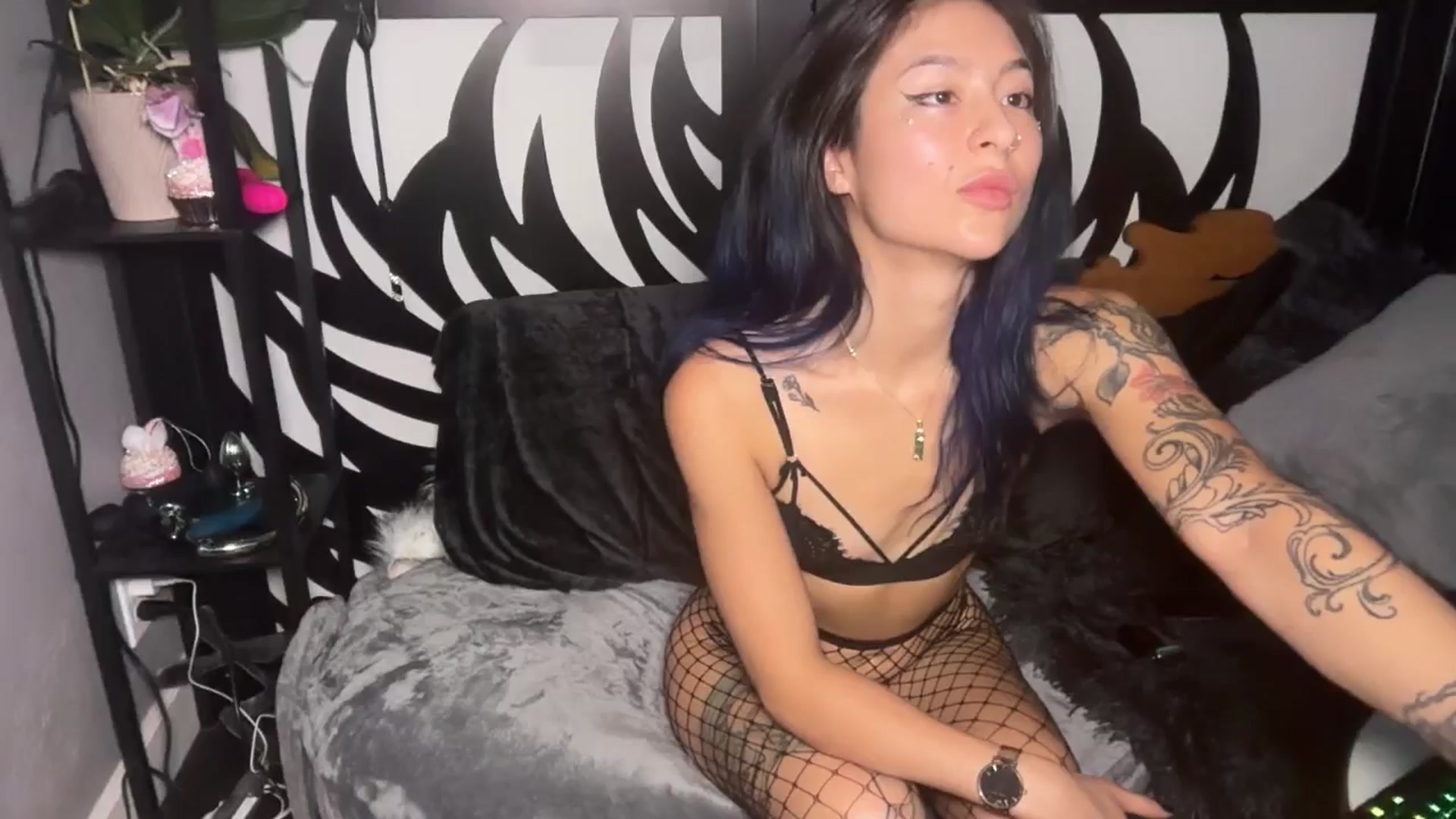 Gallery image thumbnail from katanacakes's myfreecams stream on, 08/23/2025, 05:12 image 5 of 20