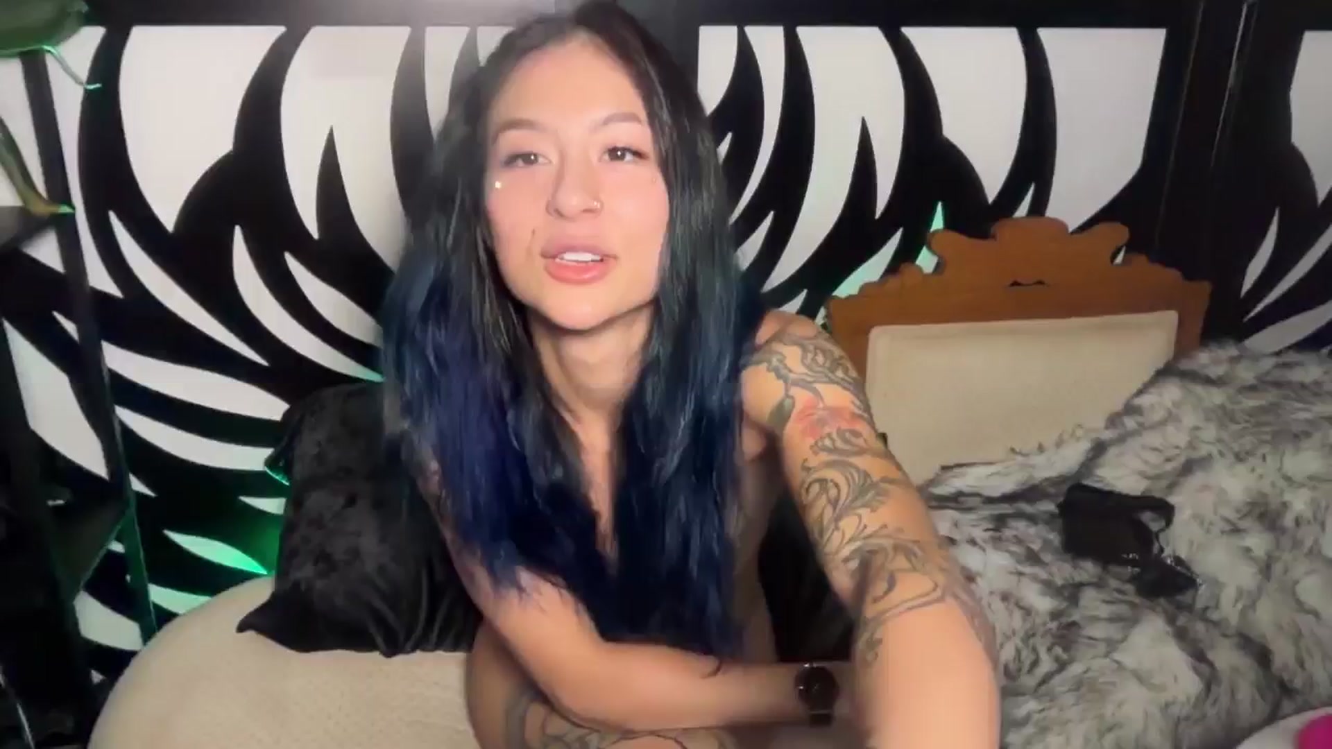 Gallery image thumbnail from katanacakes's myfreecams stream on, 09/15/2025, 04:58 image 6 of 20