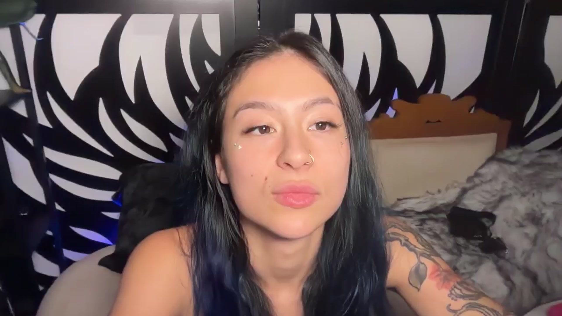 Gallery image thumbnail from katanacakes's myfreecams stream on, 09/15/2025, 04:58 image 9 of 20