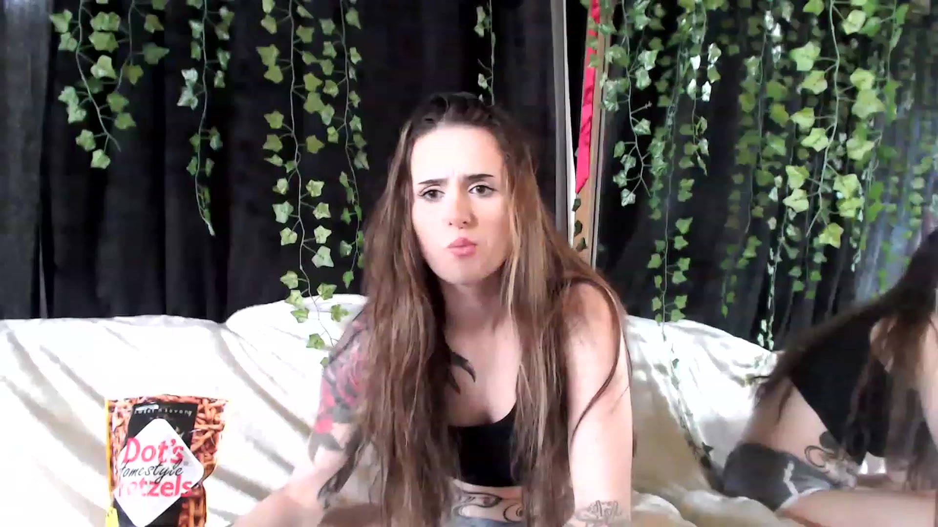 Gallery image thumbnail from katananat_'s myfreecams stream on, 02/22/2023, 21:41 image 8 of 20