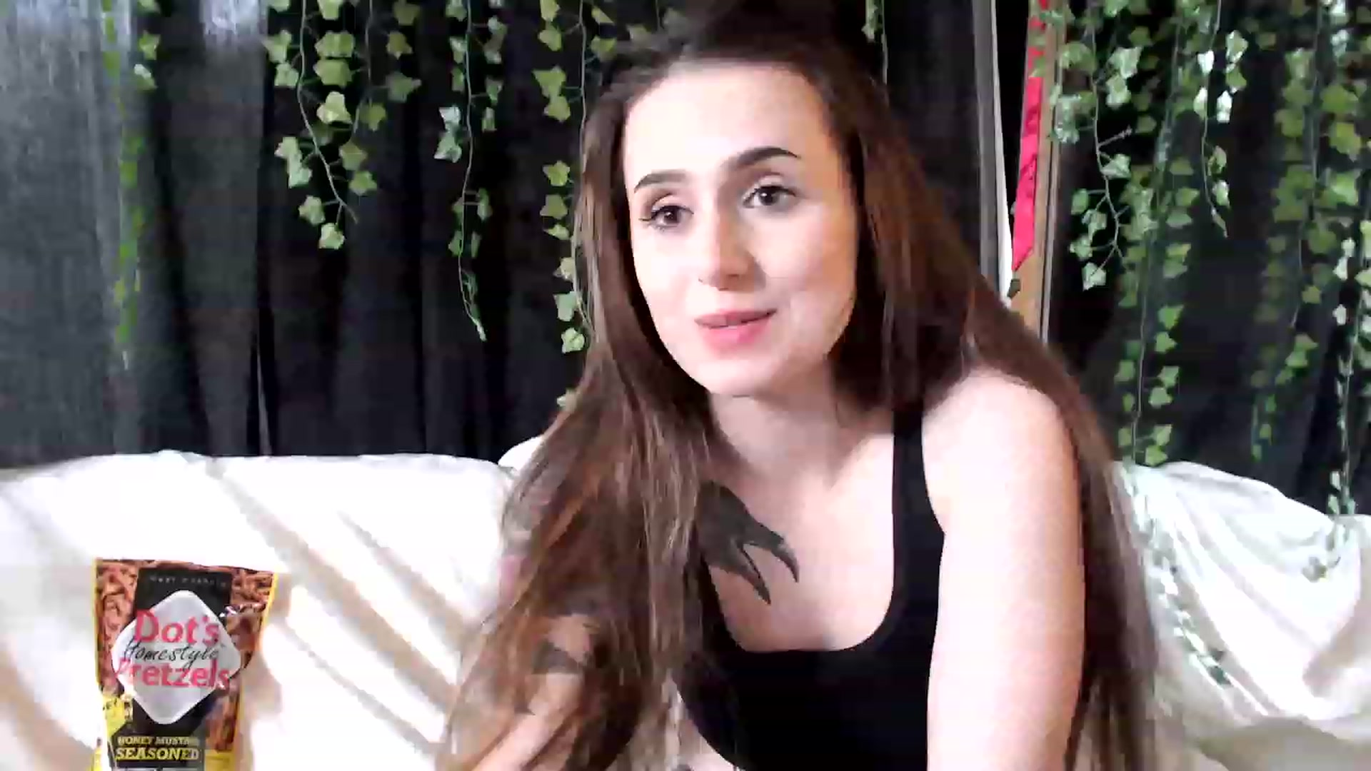 Gallery image thumbnail from katananat_'s myfreecams stream on, 02/22/2023, 21:41 image 18 of 20