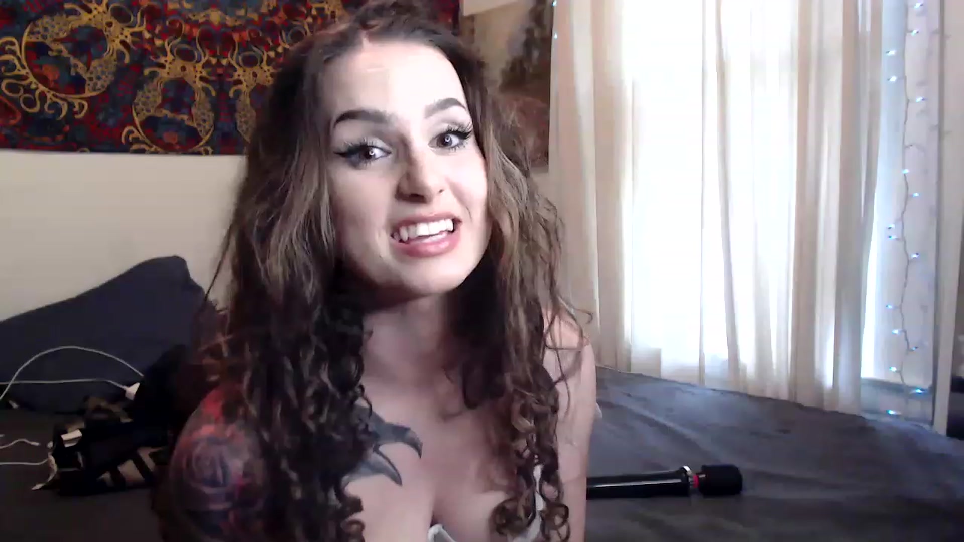 Gallery image thumbnail from katananat_'s myfreecams stream on, 03/28/2023, 21:11 image 17 of 20