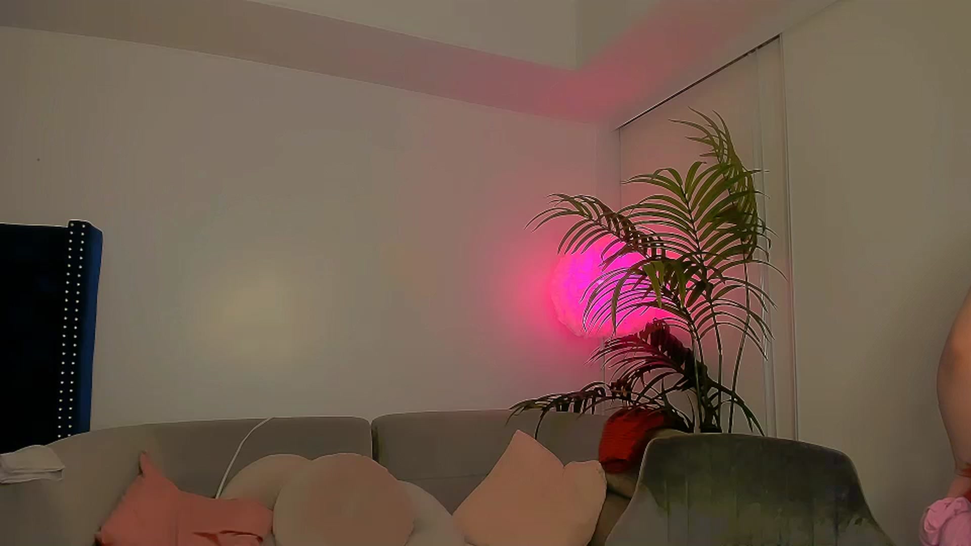 Gallery image thumbnail from kati_blu's myfreecams stream on, 11/19/2025, 08:53 image 6 of 20