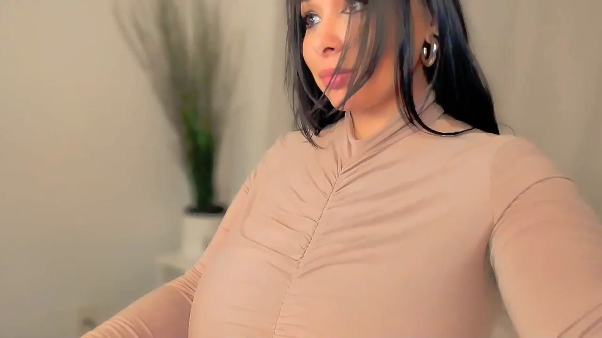 Gallery image thumbnail from kati_blu's myfreecams stream on, 11/21/2025, 08:56 image 1 of 20