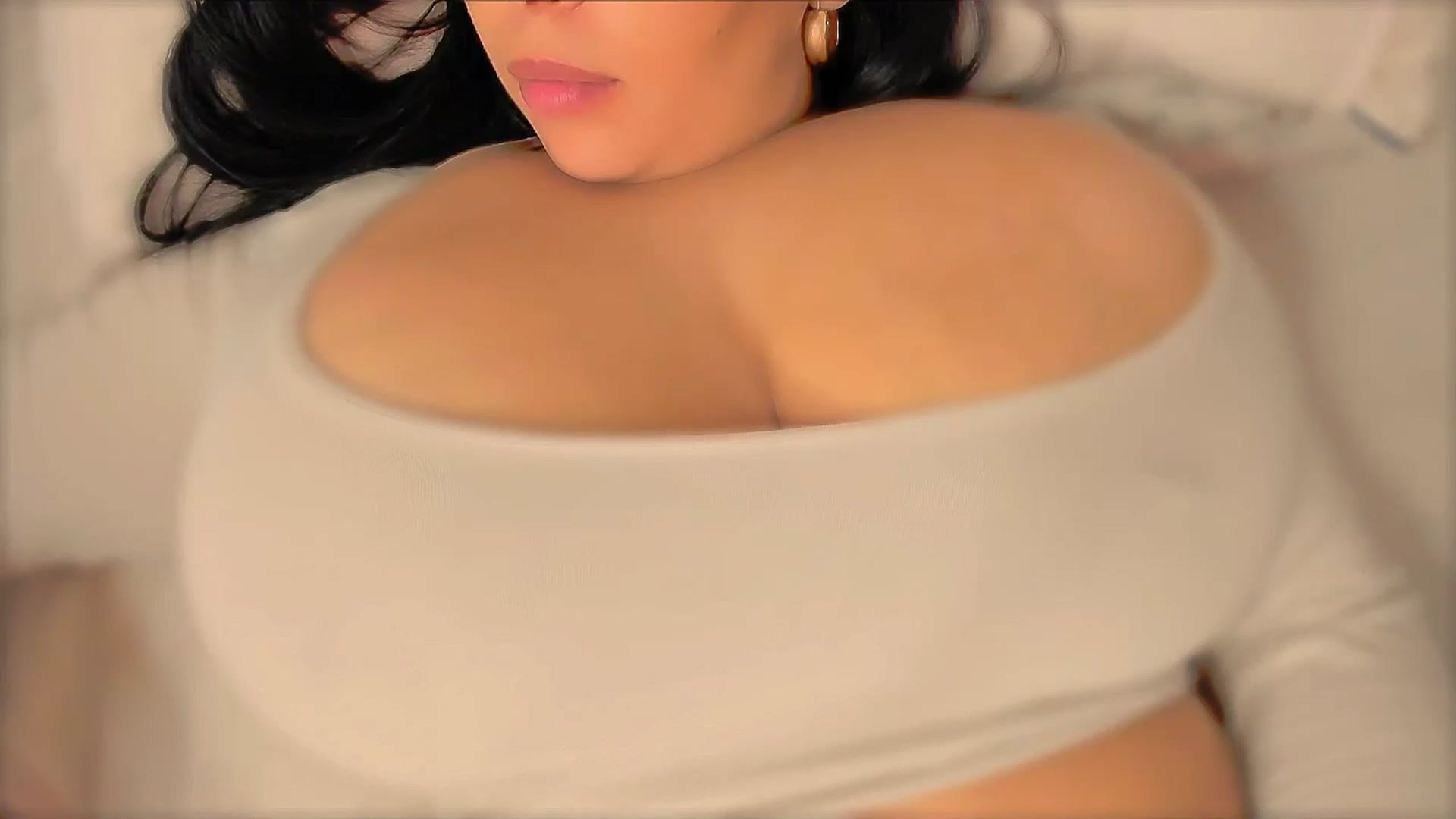 Gallery image thumbnail from kati_blu's myfreecams stream on, 12/02/2025, 08:51 image 10 of 20