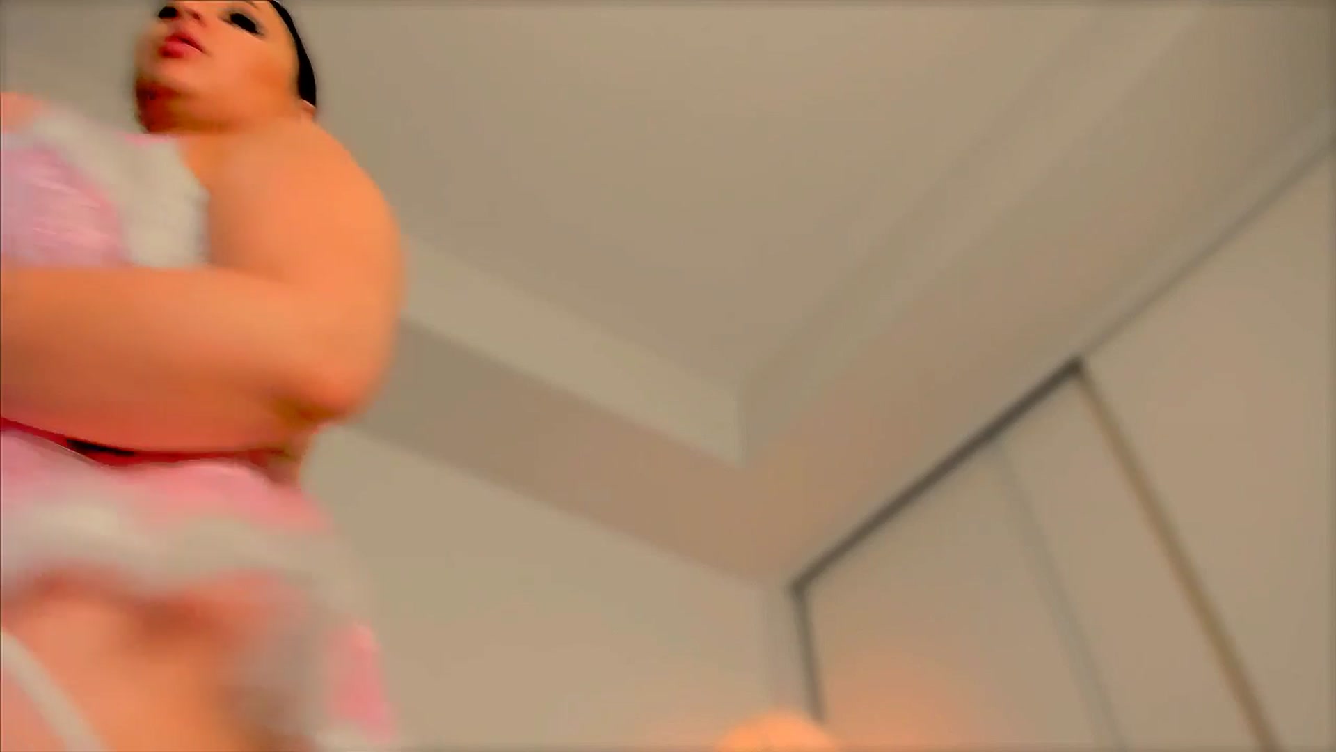 Gallery image thumbnail from kati_blu's myfreecams stream on, 12/24/2025, 08:52 image 6 of 20