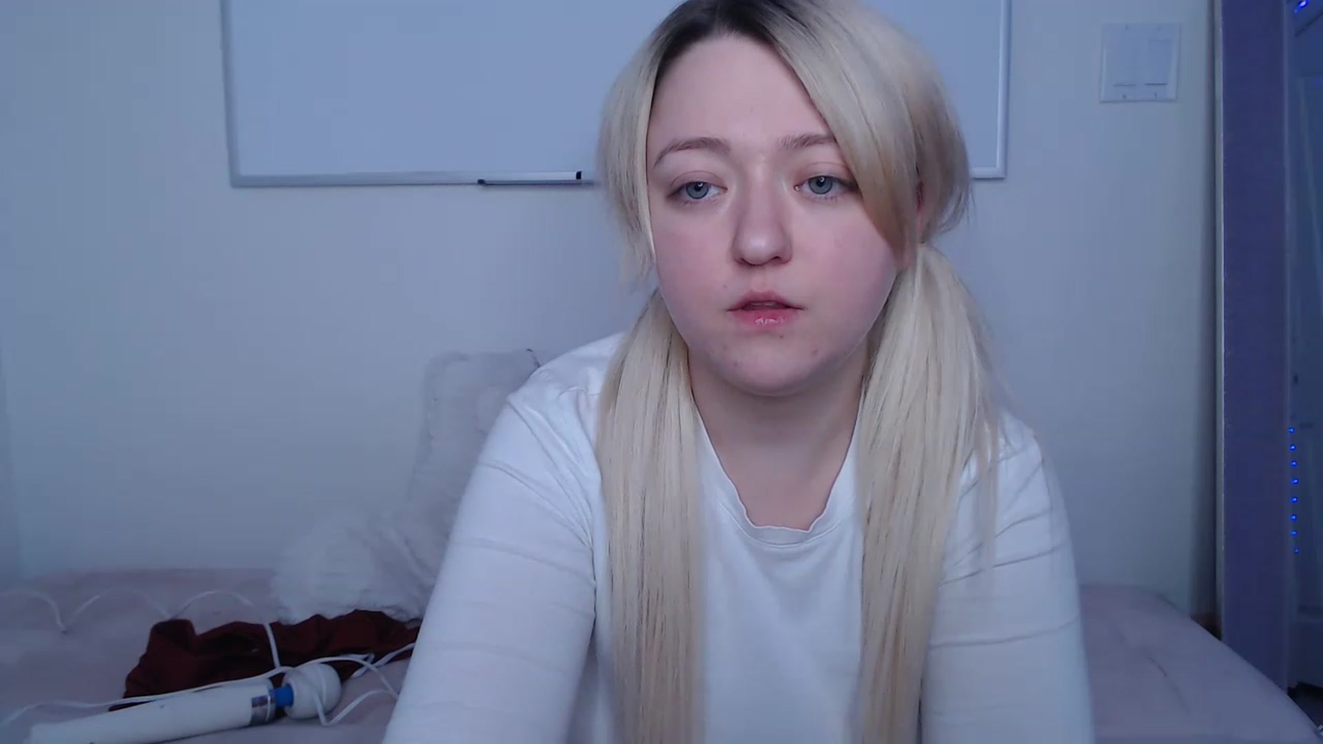 Gallery image thumbnail from katiesinz's myfreecams stream on, 03/15/2023, 04:14 image 17 of 20