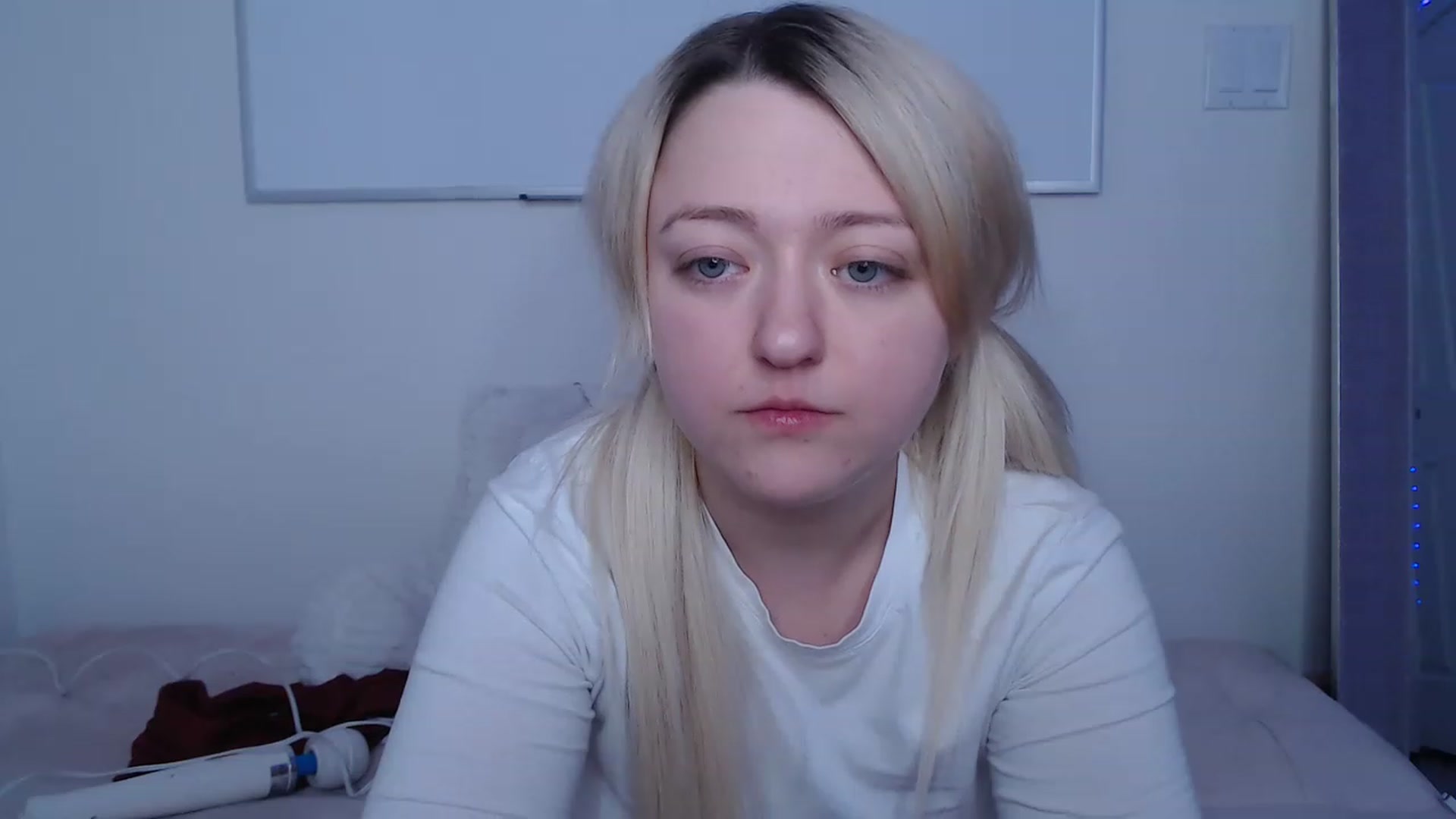 Gallery image thumbnail from katiesinz's myfreecams stream on, 03/15/2023, 04:14 image 16 of 20