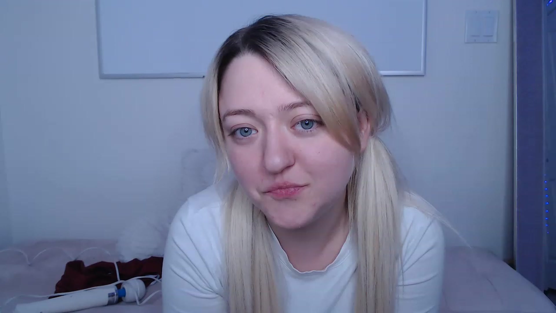 Gallery image thumbnail from katiesinz's myfreecams stream on, 03/15/2023, 04:14 image 20 of 20