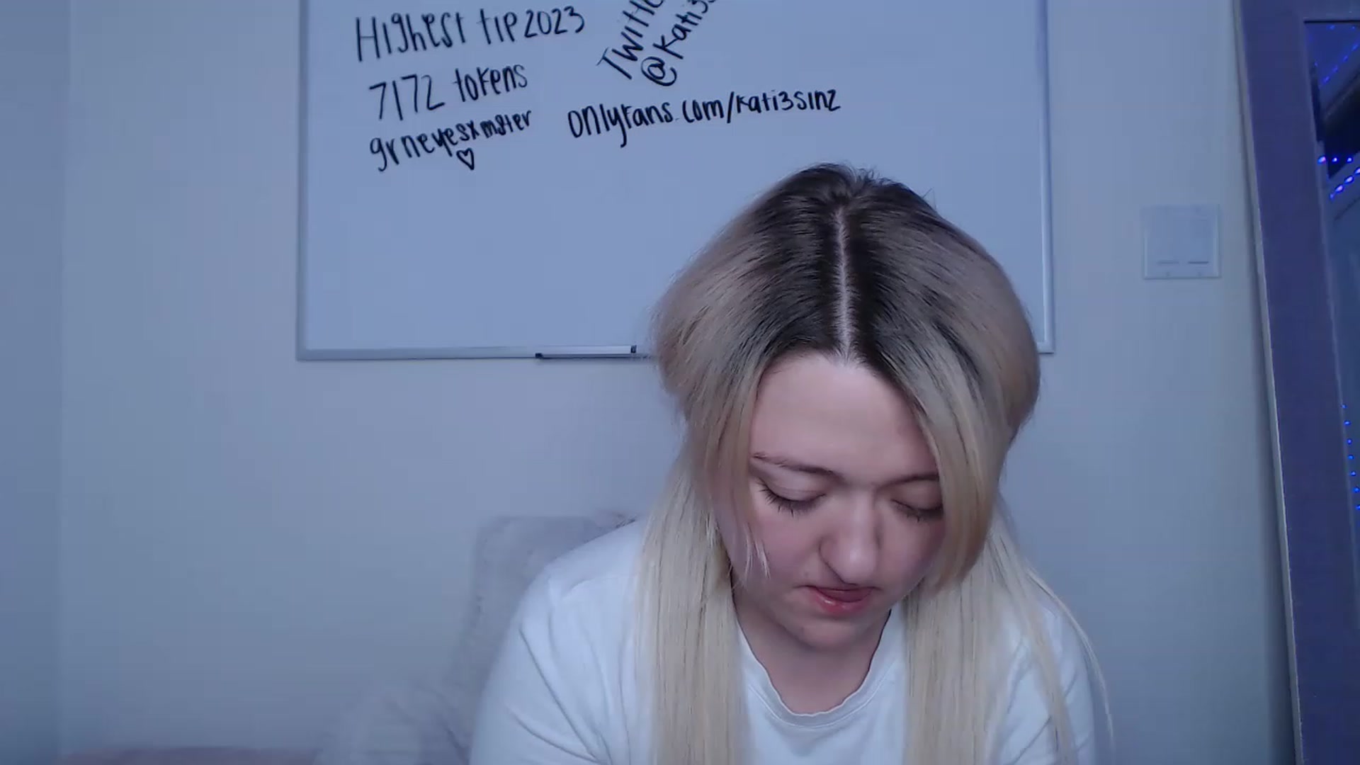 Gallery image thumbnail from katiesinz's myfreecams stream on, 03/15/2023, 04:14 image 1 of 20