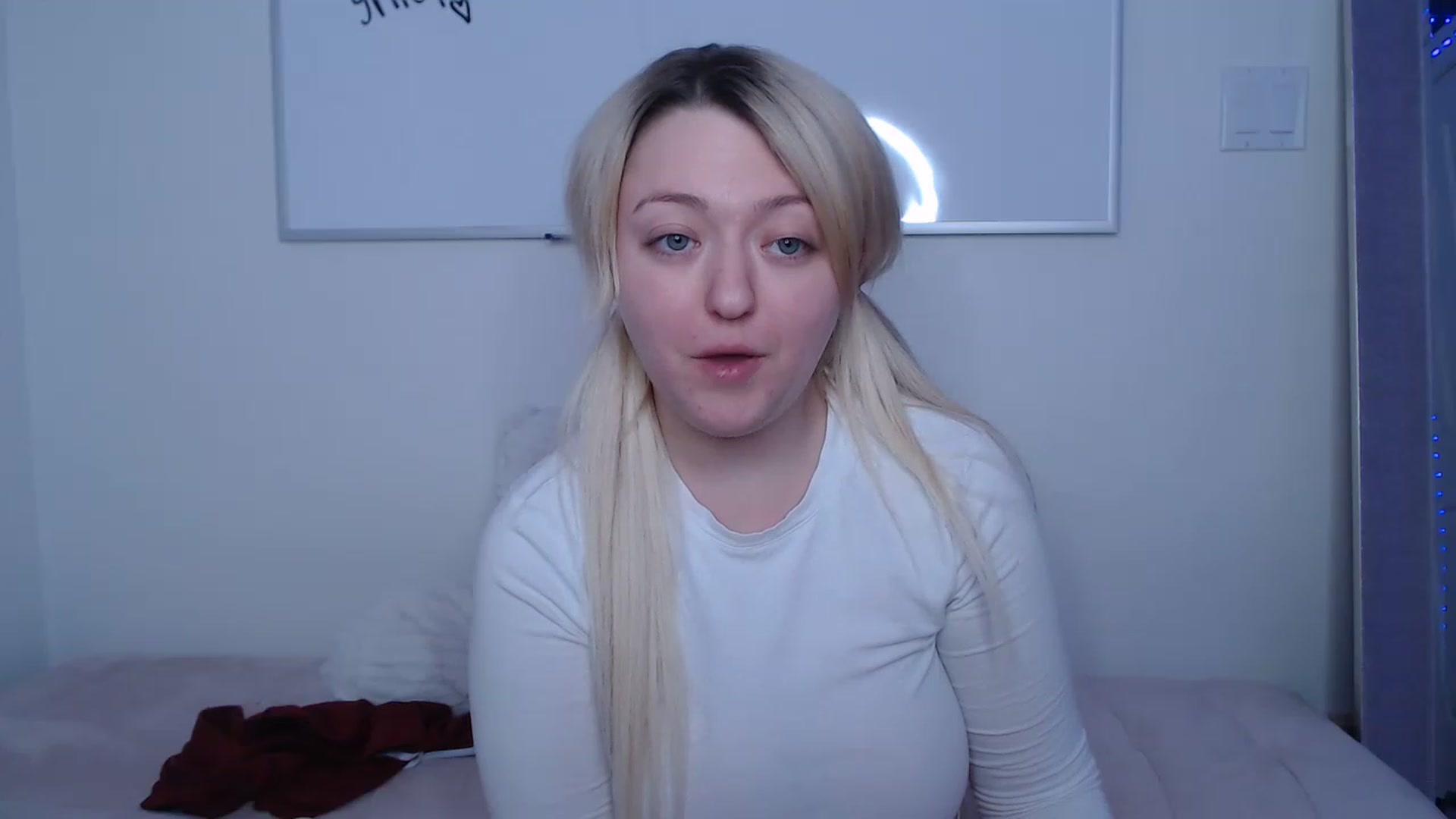 Gallery image thumbnail from katiesinz's myfreecams stream on, 03/15/2023, 04:14 image 7 of 20