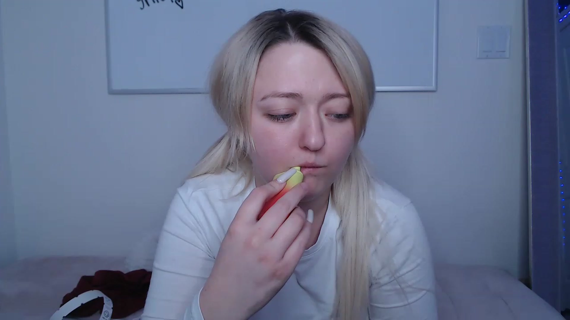Gallery image thumbnail from katiesinz's myfreecams stream on, 03/15/2023, 04:14 image 5 of 20