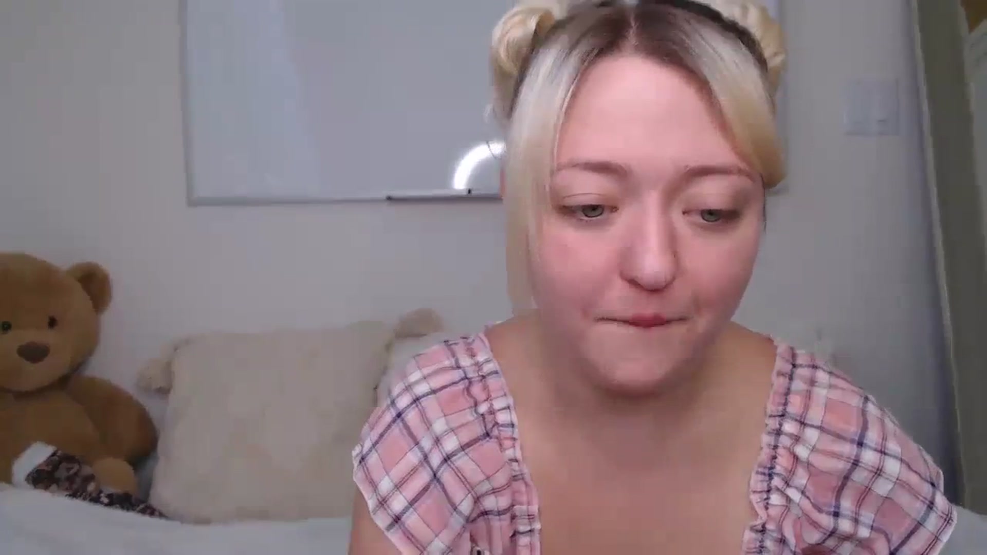 Gallery image thumbnail from katiesinz's myfreecams stream on, 09/20/2023, 20:50 image 3 of 20