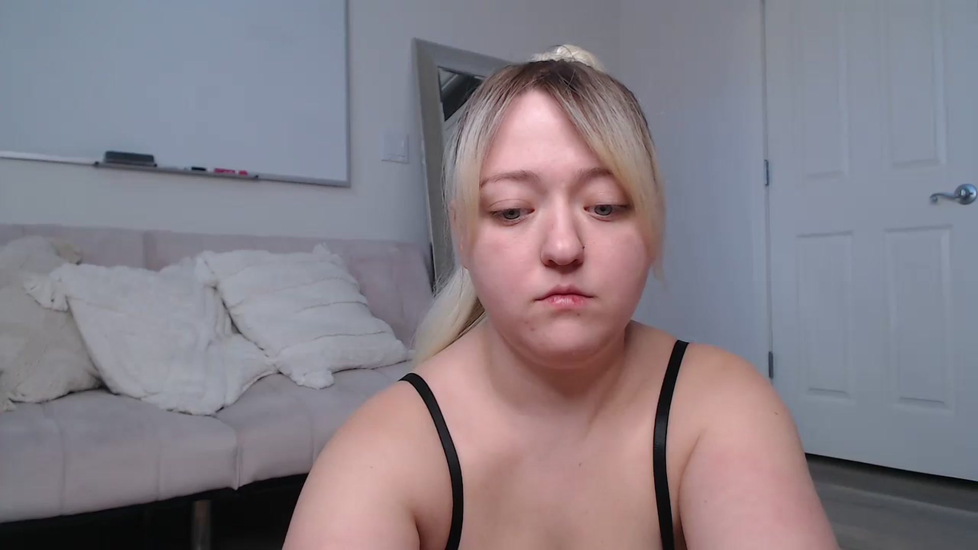 Gallery image thumbnail from katiesinz's myfreecams stream on, 11/24/2023, 20:59 image 4 of 20