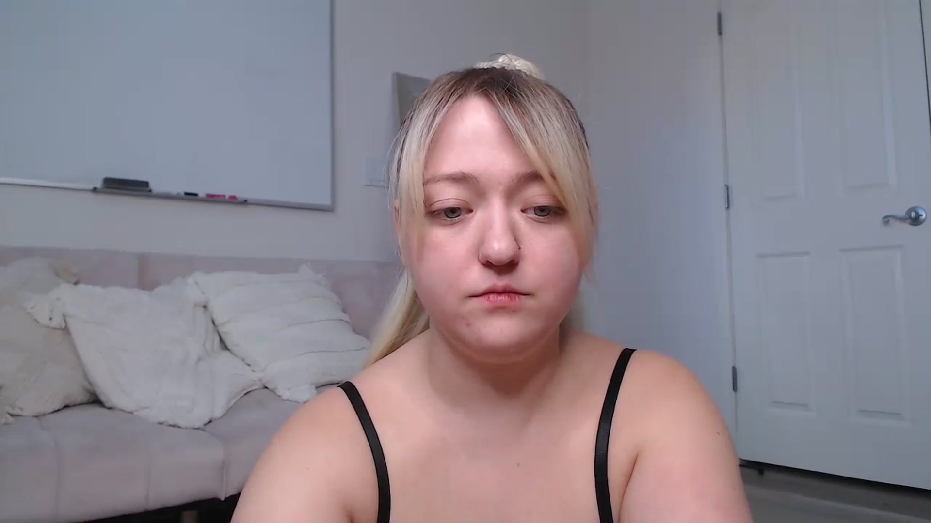 Gallery image thumbnail from katiesinz's myfreecams stream on, 11/24/2023, 20:59 image 7 of 20